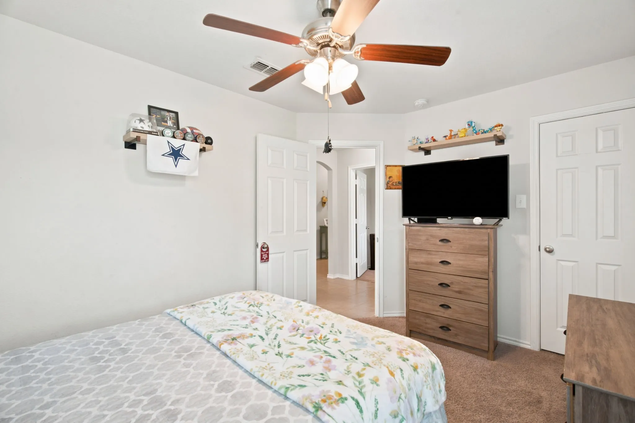Single Family Residence For Sale in Denton County , 3901 Kensington Drive, Sanger, Texas 76266, 4 Bedroom, 2 Bathroom, 2 Garage spaces, 1,943 Sqft, built in 2017, mls#21337633, Real Estate Agent in Sanger, Homes For Sale in Denton county, Homes For Sale in Sanger, Realtor in Sanger Texas, Real Estate Brokerage Independent Realty Texas, Luminita Cordes Realtor