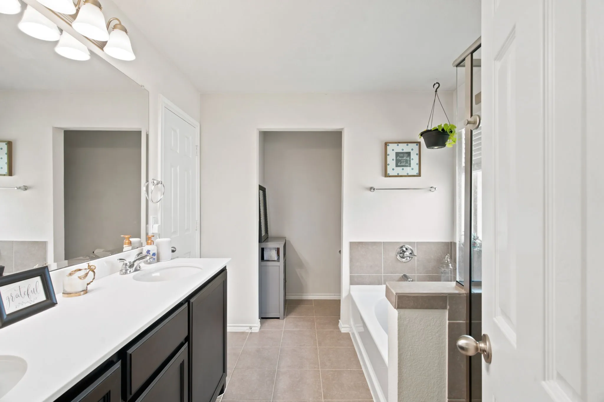 Single Family Residence For Sale in Denton County , 3901 Kensington Drive, Sanger, Texas 76266, 4 Bedroom, 2 Bathroom, 2 Garage spaces, 1,943 Sqft, built in 2017, mls#21337633, Real Estate Agent in Sanger, Homes For Sale in Denton county, Homes For Sale in Sanger, Realtor in Sanger Texas, Real Estate Brokerage Independent Realty Texas, Luminita Cordes Realtor