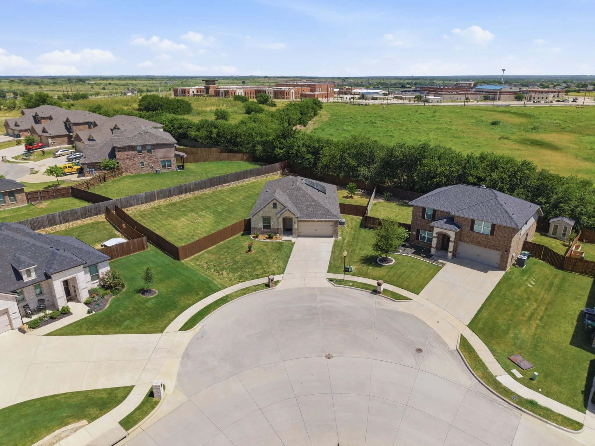Single Family Residence For Sale in Denton County , 3901 Kensington Drive, Sanger, Texas 76266, 4 Bedroom, 2 Bathroom, 2 Garage spaces, 1,943 Sqft, built in 2017, mls#21337633, Real Estate Agent in Sanger, Homes For Sale in Denton county, Homes For Sale in Sanger, Realtor in Sanger Texas, Real Estate Brokerage Independent Realty Texas, Luminita Cordes Realtor