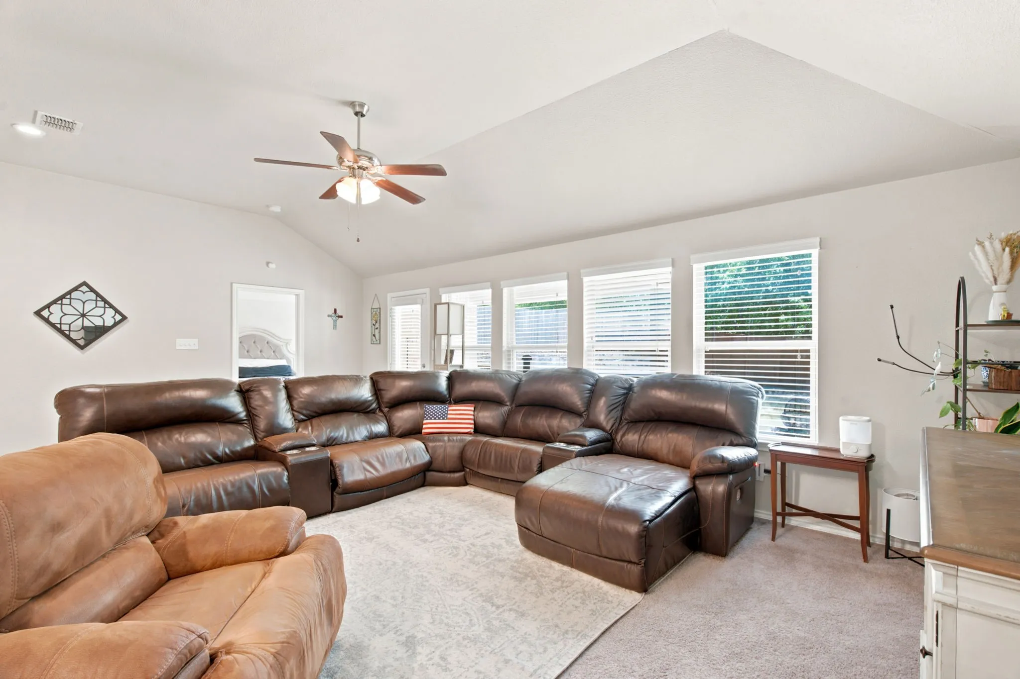Single Family Residence For Sale in Denton County , 3901 Kensington Drive, Sanger, Texas 76266, 4 Bedroom, 2 Bathroom, 2 Garage spaces, 1,943 Sqft, built in 2017, mls#21337633, Real Estate Agent in Sanger, Homes For Sale in Denton county, Homes For Sale in Sanger, Realtor in Sanger Texas, Real Estate Brokerage Independent Realty Texas, Luminita Cordes Realtor