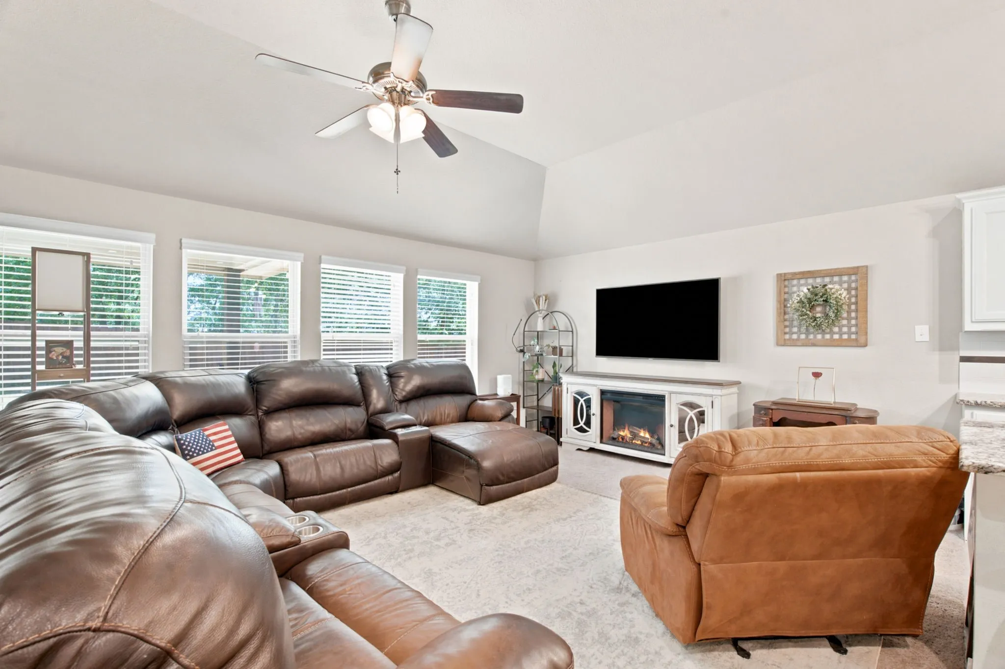 Single Family Residence For Sale in Denton County , 3901 Kensington Drive, Sanger, Texas 76266, 4 Bedroom, 2 Bathroom, 2 Garage spaces, 1,943 Sqft, built in 2017, mls#21337633, Real Estate Agent in Sanger, Homes For Sale in Denton county, Homes For Sale in Sanger, Realtor in Sanger Texas, Real Estate Brokerage Independent Realty Texas, Luminita Cordes Realtor