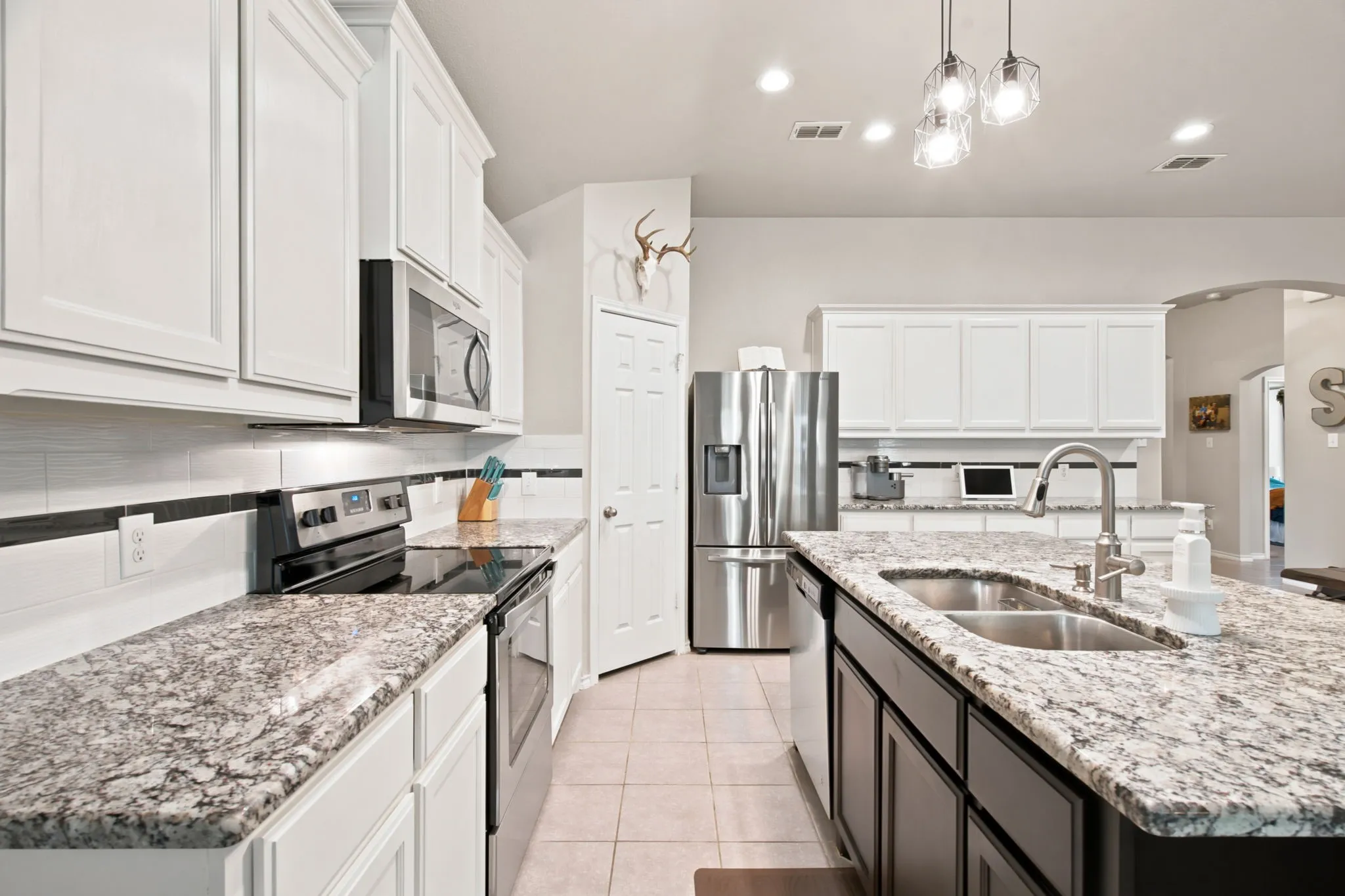 Single Family Residence For Sale in Denton County , 3901 Kensington Drive, Sanger, Texas 76266, 4 Bedroom, 2 Bathroom, 2 Garage spaces, 1,943 Sqft, built in 2017, mls#21337633, Real Estate Agent in Sanger, Homes For Sale in Denton county, Homes For Sale in Sanger, Realtor in Sanger Texas, Real Estate Brokerage Independent Realty Texas, Luminita Cordes Realtor