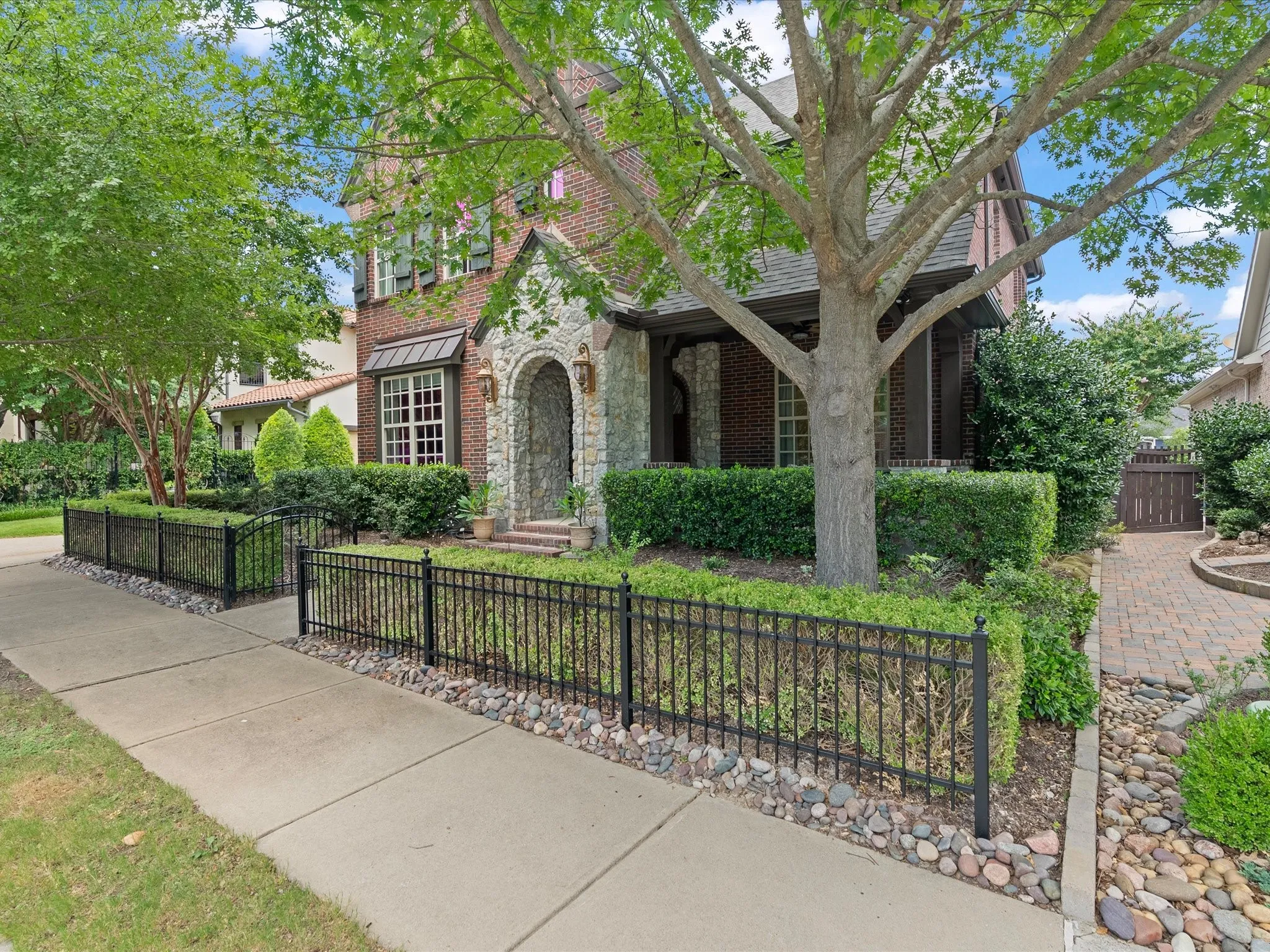 Single Family Residence For Sale in Collin County , 7204 Cheltenham Avenue, Mc Kinney, Texas 75071, 4 Bedroom, 4 Bathroom, 2 Garage spaces, 3,387 Sqft, built in 2011, mls#21337779, Real Estate Agent in Mc Kinney, Homes For Sale in Collin county, Homes For Sale in Mc Kinney, Realtor in Mc Kinney Texas, Real Estate Brokerage Independent Realty Texas, Luminita Cordes Realtor