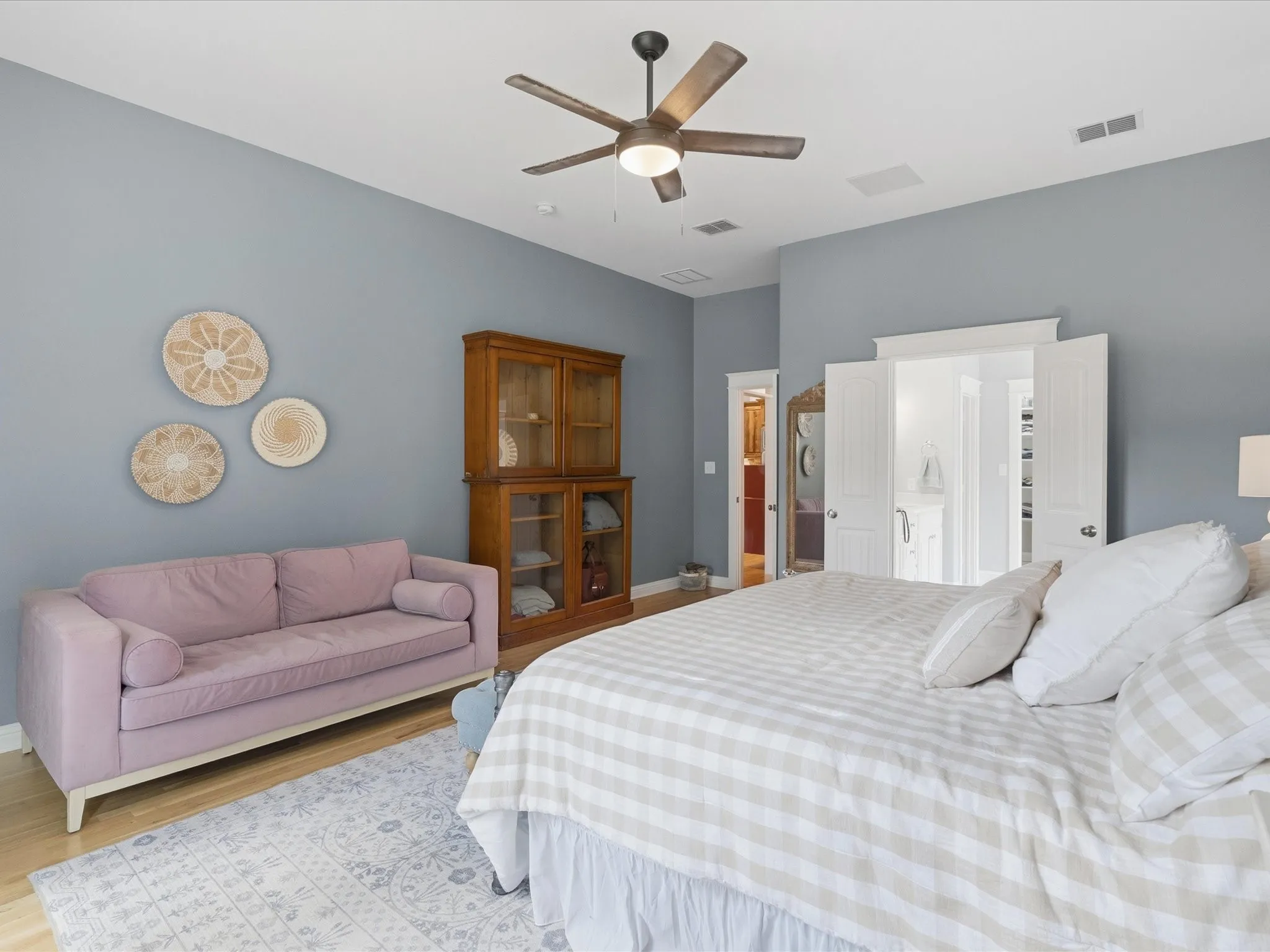 Single Family Residence For Sale in Collin County , 7204 Cheltenham Avenue, Mc Kinney, Texas 75071, 4 Bedroom, 4 Bathroom, 2 Garage spaces, 3,387 Sqft, built in 2011, mls#21337779, Real Estate Agent in Mc Kinney, Homes For Sale in Collin county, Homes For Sale in Mc Kinney, Realtor in Mc Kinney Texas, Real Estate Brokerage Independent Realty Texas, Luminita Cordes Realtor
