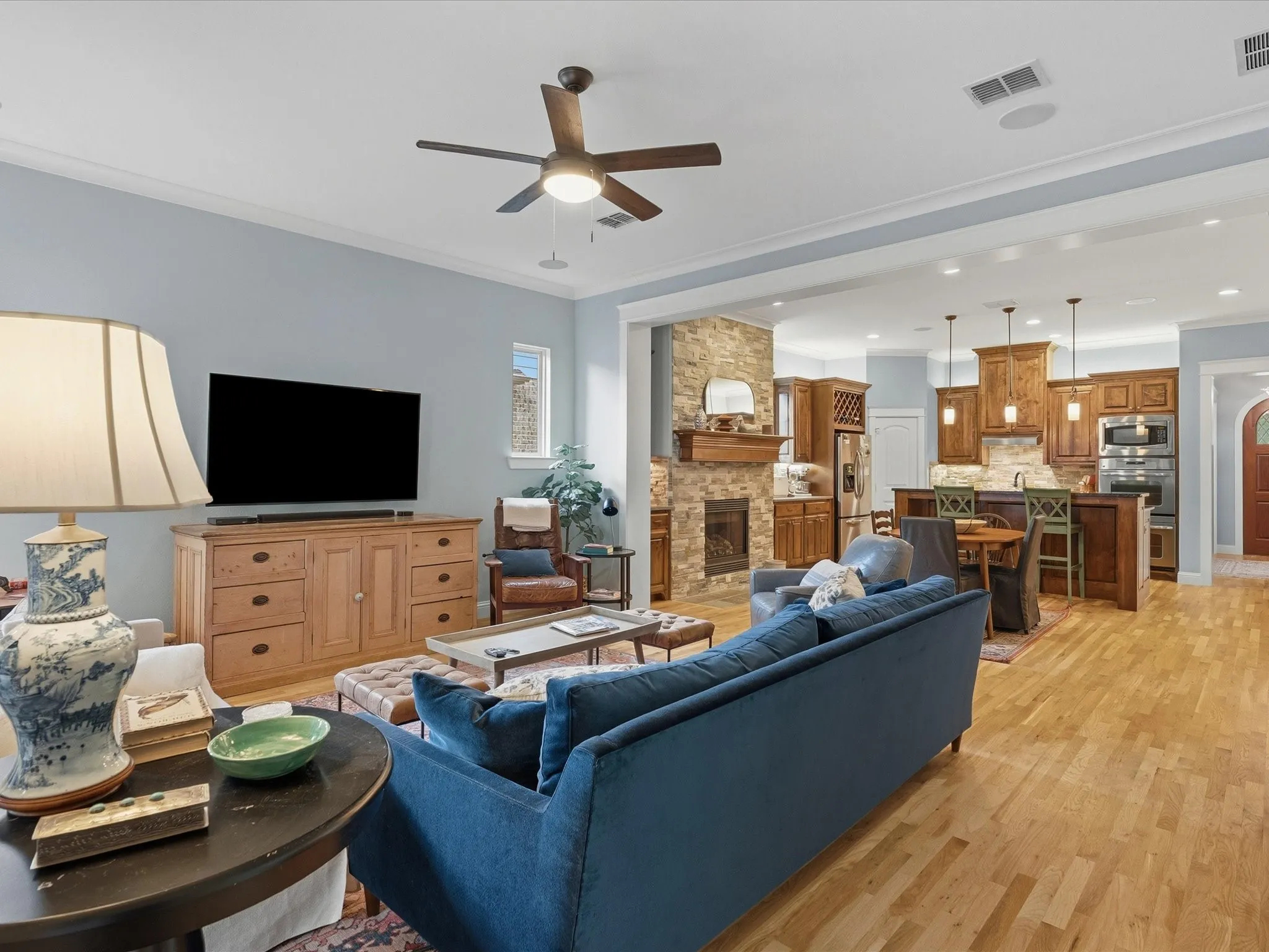 Single Family Residence For Sale in Collin County , 7204 Cheltenham Avenue, Mc Kinney, Texas 75071, 4 Bedroom, 4 Bathroom, 2 Garage spaces, 3,387 Sqft, built in 2011, mls#21337779, Real Estate Agent in Mc Kinney, Homes For Sale in Collin county, Homes For Sale in Mc Kinney, Realtor in Mc Kinney Texas, Real Estate Brokerage Independent Realty Texas, Luminita Cordes Realtor