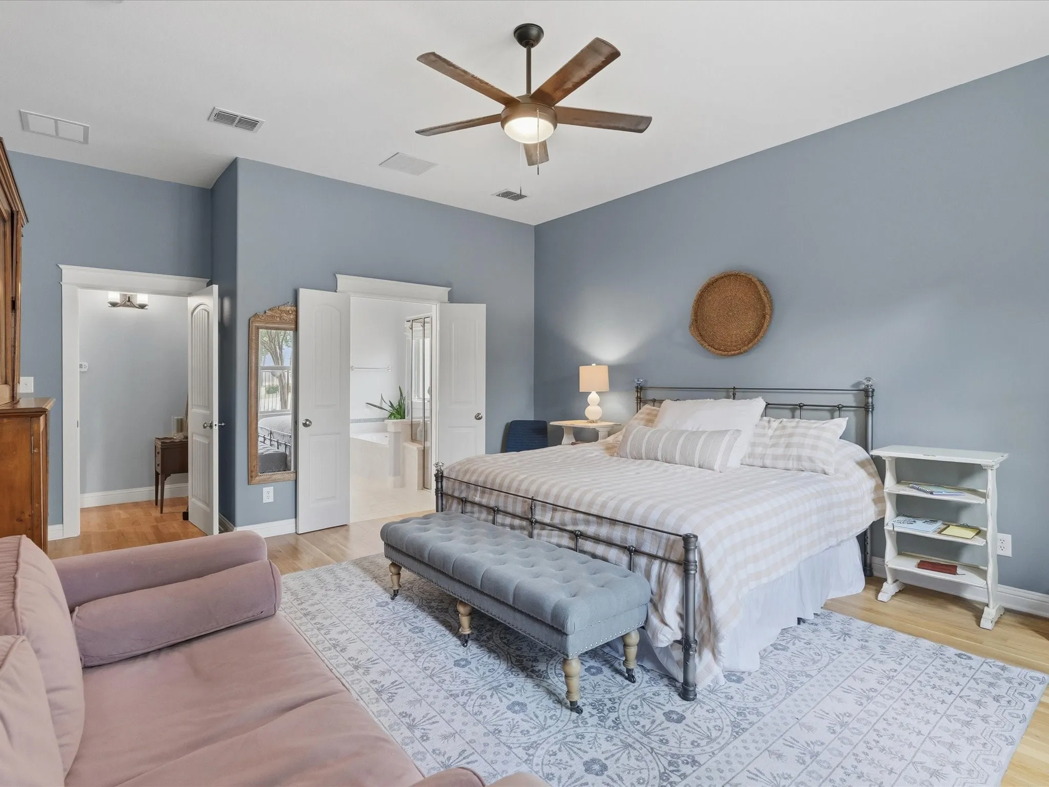Single Family Residence For Sale in Collin County , 7204 Cheltenham Avenue, Mc Kinney, Texas 75071, 4 Bedroom, 4 Bathroom, 2 Garage spaces, 3,387 Sqft, built in 2011, mls#21337779, Real Estate Agent in Mc Kinney, Homes For Sale in Collin county, Homes For Sale in Mc Kinney, Realtor in Mc Kinney Texas, Real Estate Brokerage Independent Realty Texas, Luminita Cordes Realtor