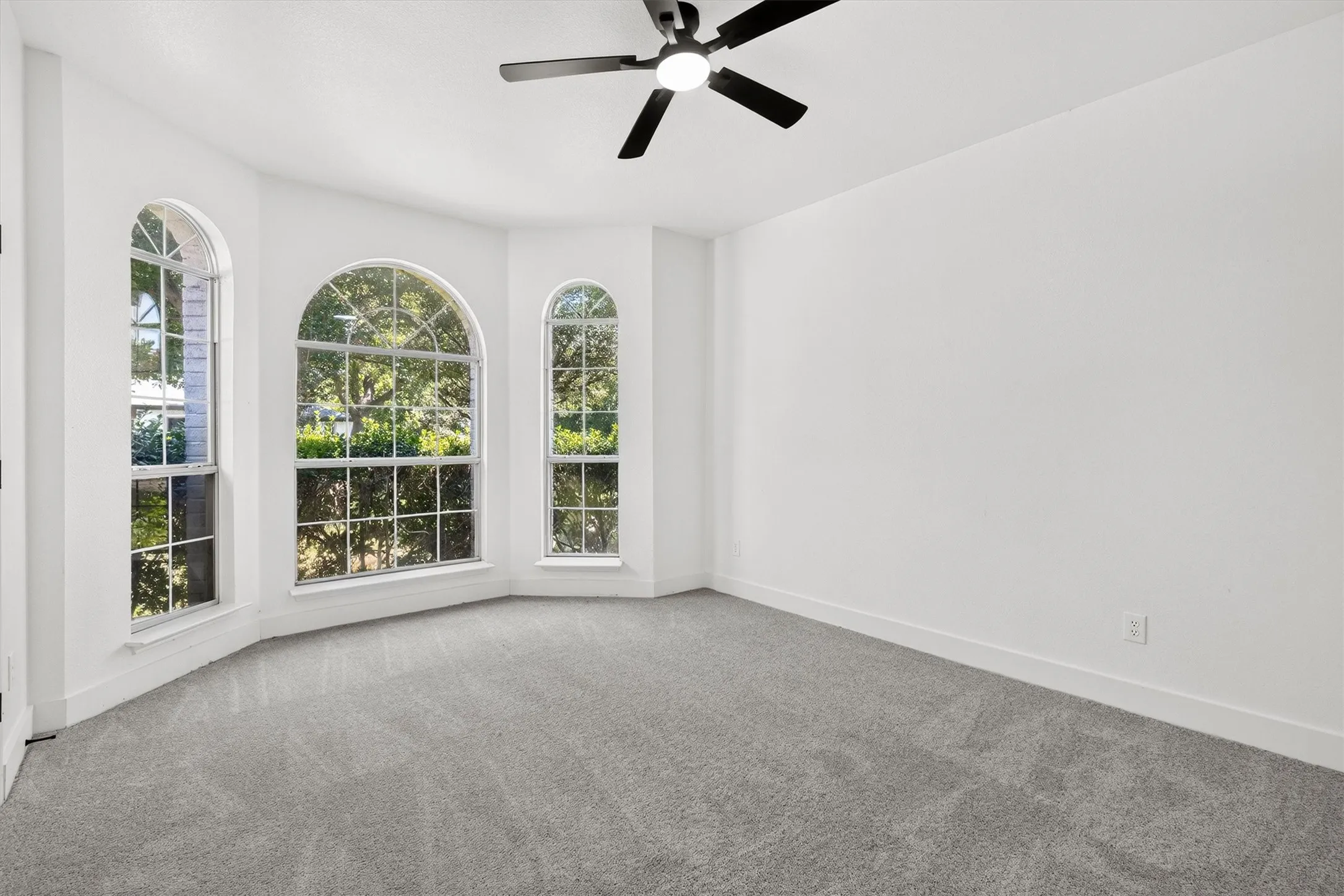 Single Family Residence For Sale in Dallas County , 214 Pearly Top Drive, Glenn Heights, Texas 75154, 4 Bedroom, 3 Bathroom, 2 Garage spaces, 2,572 Sqft, built in 1999, mls#21336376, Real Estate Agent in Glenn Heights, Homes For Sale in Dallas county, Homes For Sale in Glenn Heights, Realtor in Glenn Heights Texas, Real Estate Brokerage Independent Realty Texas, Luminita Cordes Realtor