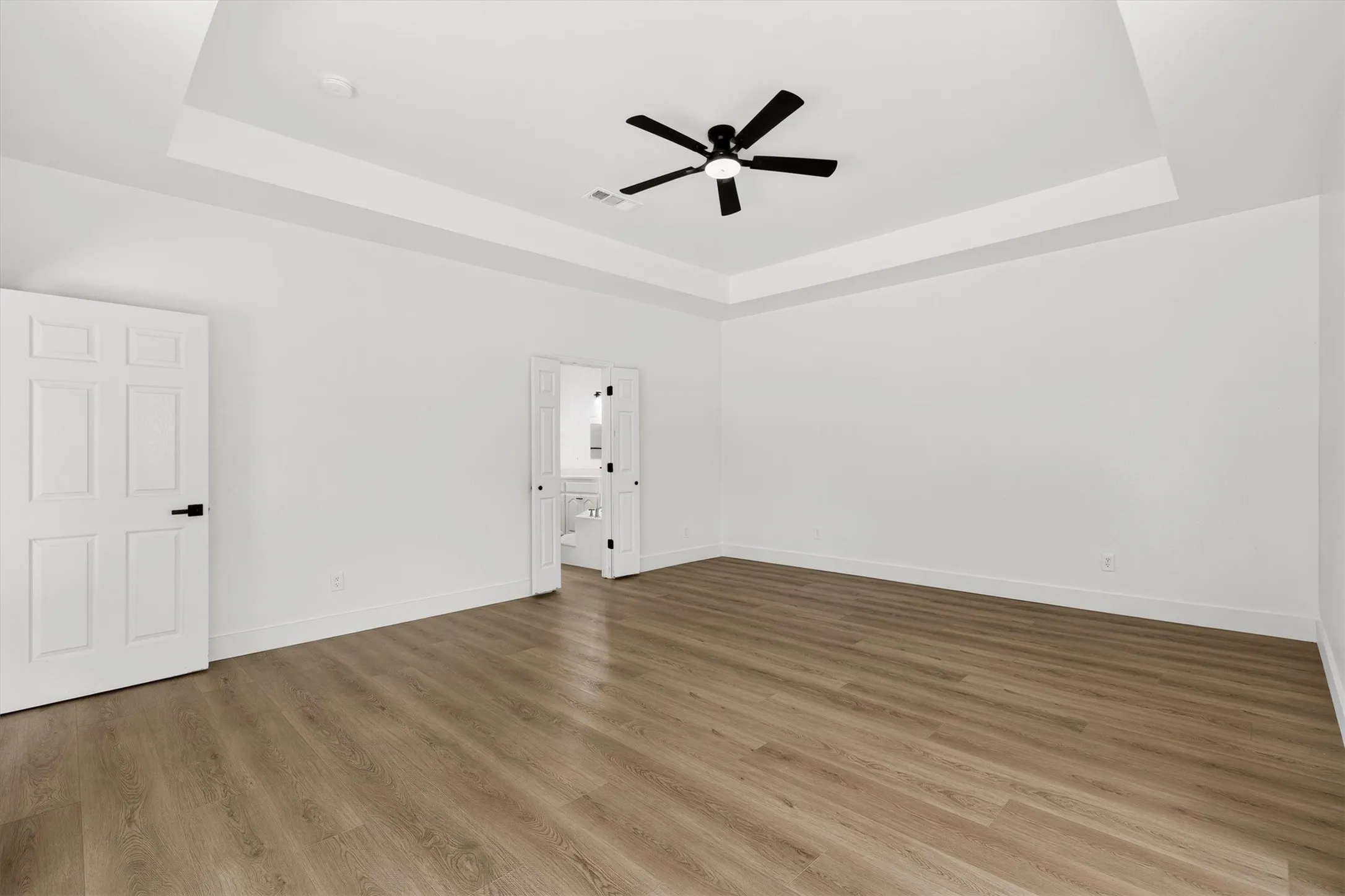 Single Family Residence For Sale in Dallas County , 214 Pearly Top Drive, Glenn Heights, Texas 75154, 4 Bedroom, 3 Bathroom, 2 Garage spaces, 2,572 Sqft, built in 1999, mls#21336376, Real Estate Agent in Glenn Heights, Homes For Sale in Dallas county, Homes For Sale in Glenn Heights, Realtor in Glenn Heights Texas, Real Estate Brokerage Independent Realty Texas, Luminita Cordes Realtor