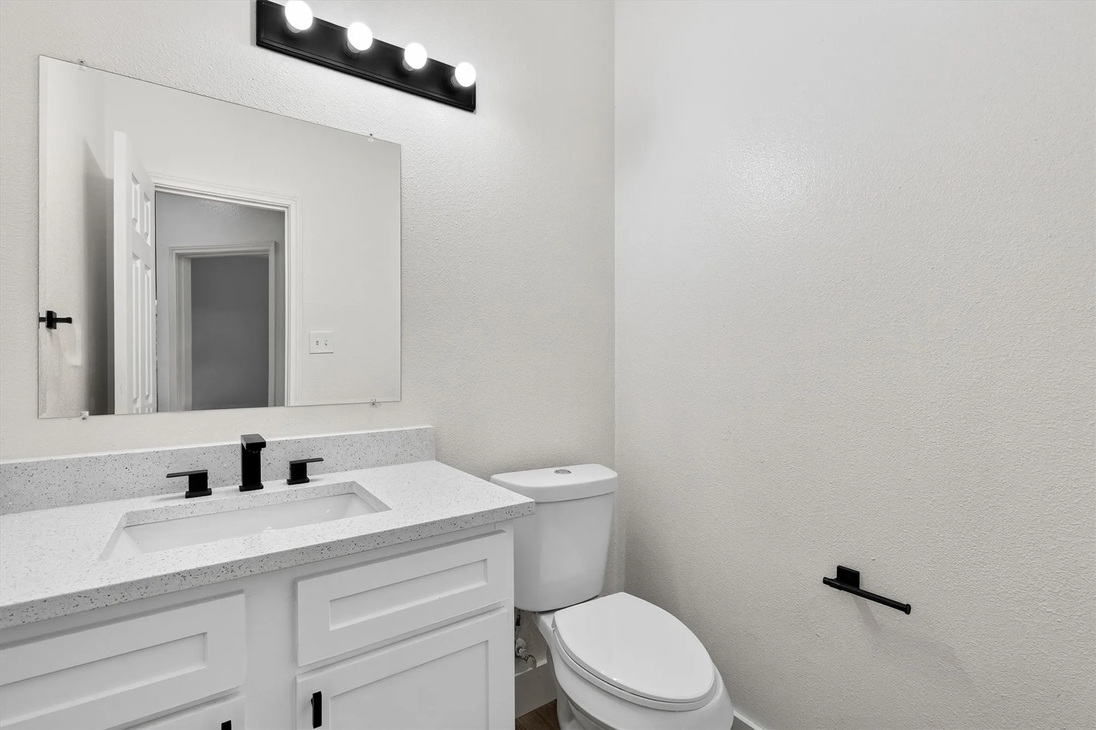 Single Family Residence For Sale in Dallas County , 214 Pearly Top Drive, Glenn Heights, Texas 75154, 4 Bedroom, 3 Bathroom, 2 Garage spaces, 2,572 Sqft, built in 1999, mls#21336376, Real Estate Agent in Glenn Heights, Homes For Sale in Dallas county, Homes For Sale in Glenn Heights, Realtor in Glenn Heights Texas, Real Estate Brokerage Independent Realty Texas, Luminita Cordes Realtor