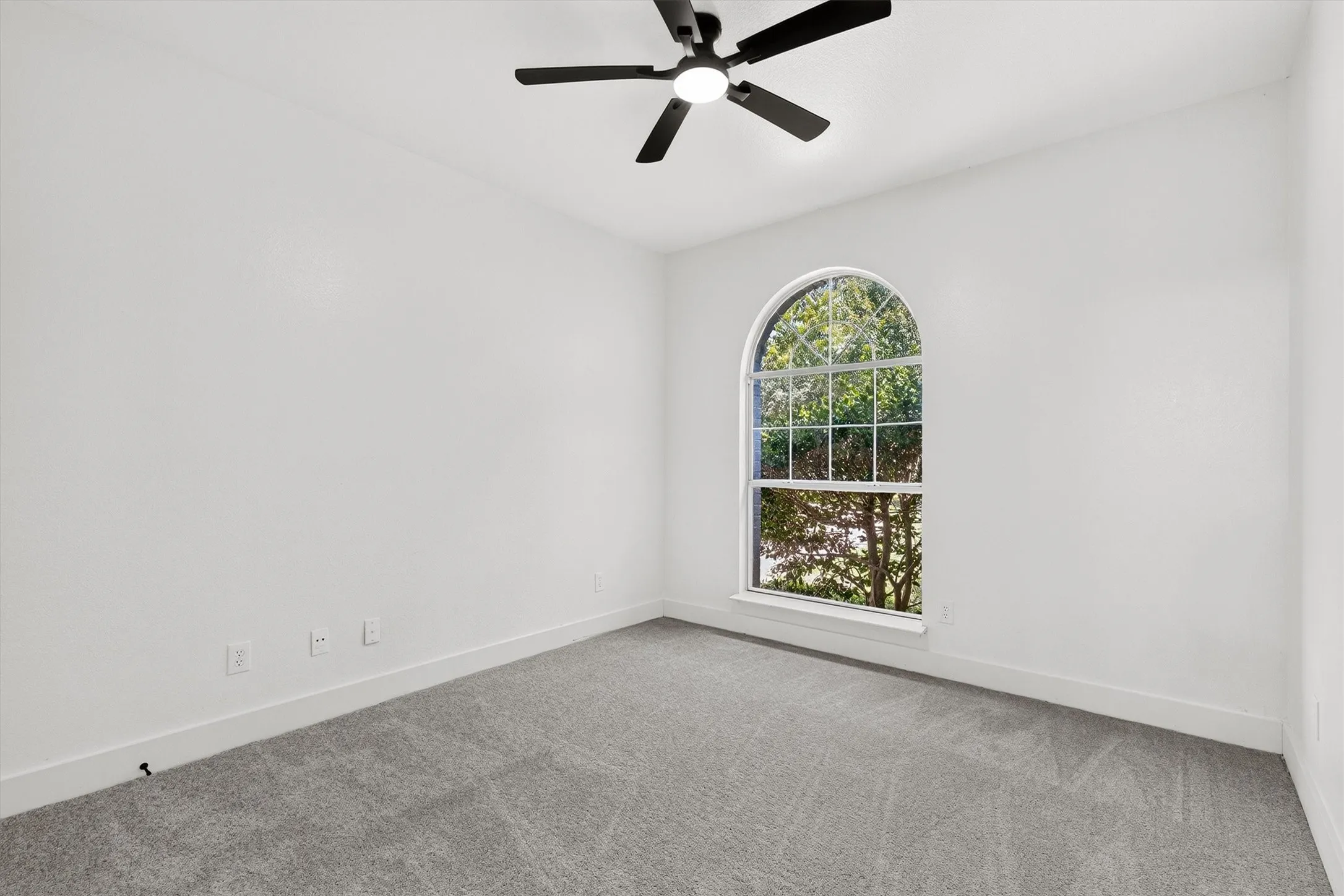 Single Family Residence For Sale in Dallas County , 214 Pearly Top Drive, Glenn Heights, Texas 75154, 4 Bedroom, 3 Bathroom, 2 Garage spaces, 2,572 Sqft, built in 1999, mls#21336376, Real Estate Agent in Glenn Heights, Homes For Sale in Dallas county, Homes For Sale in Glenn Heights, Realtor in Glenn Heights Texas, Real Estate Brokerage Independent Realty Texas, Luminita Cordes Realtor