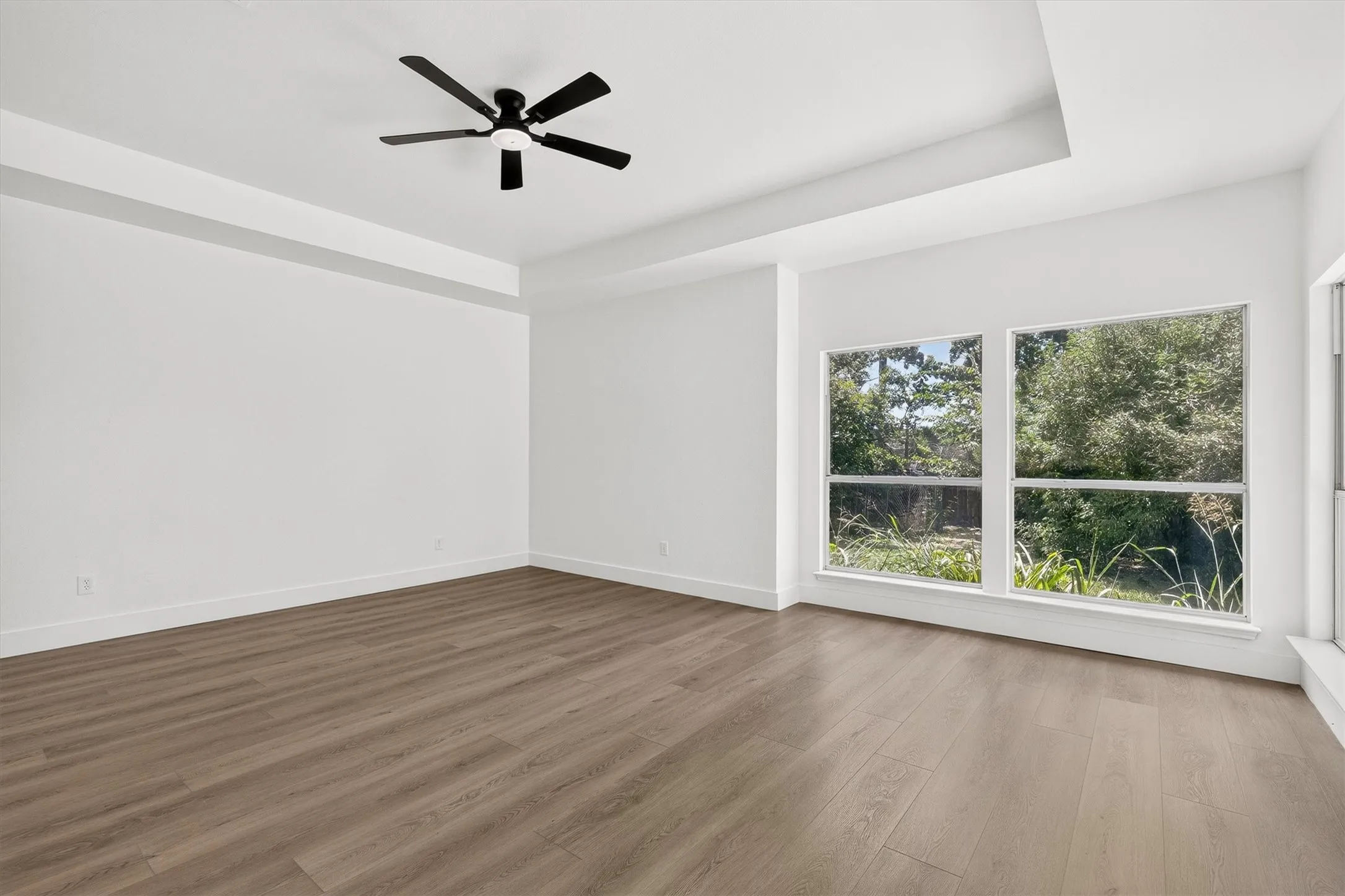 Single Family Residence For Sale in Dallas County , 214 Pearly Top Drive, Glenn Heights, Texas 75154, 4 Bedroom, 3 Bathroom, 2 Garage spaces, 2,572 Sqft, built in 1999, mls#21336376, Real Estate Agent in Glenn Heights, Homes For Sale in Dallas county, Homes For Sale in Glenn Heights, Realtor in Glenn Heights Texas, Real Estate Brokerage Independent Realty Texas, Luminita Cordes Realtor