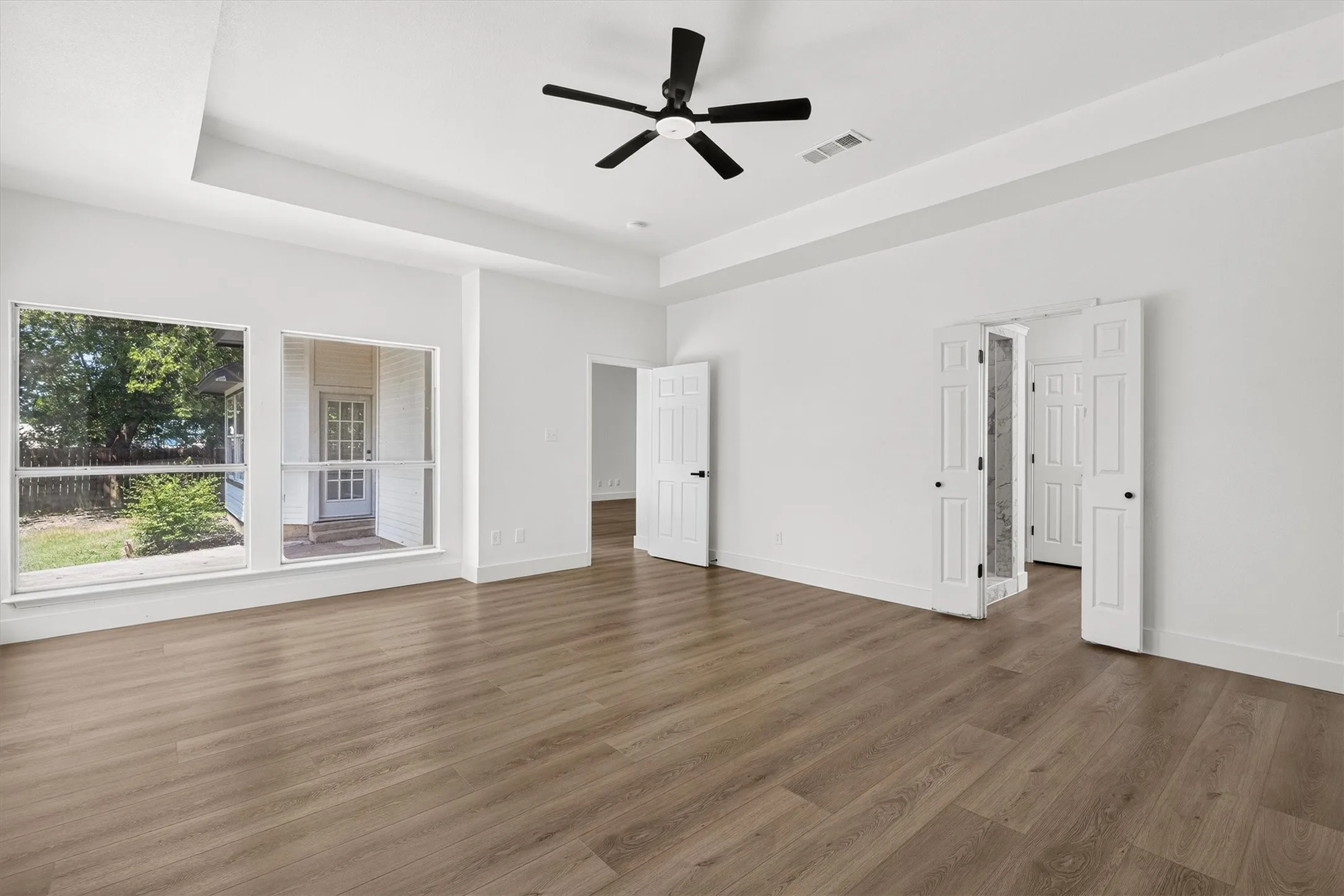 Single Family Residence For Sale in Dallas County , 214 Pearly Top Drive, Glenn Heights, Texas 75154, 4 Bedroom, 3 Bathroom, 2 Garage spaces, 2,572 Sqft, built in 1999, mls#21336376, Real Estate Agent in Glenn Heights, Homes For Sale in Dallas county, Homes For Sale in Glenn Heights, Realtor in Glenn Heights Texas, Real Estate Brokerage Independent Realty Texas, Luminita Cordes Realtor