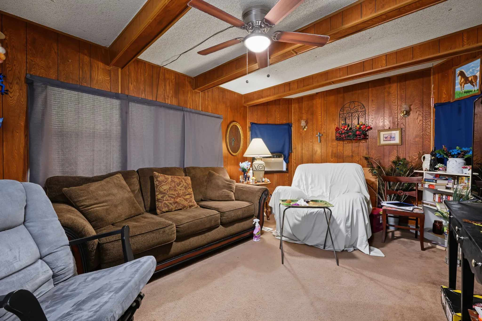 Mobile Home For Sale in Hood County , 4316 Cottonwood Court, Granbury, Texas 76049, 2 Bedroom, 1 Bathroom, Garage spaces, 868 Sqft, built in 1970, mls#21338199, Real Estate Agent in Granbury, Homes For Sale in Hood county, Homes For Sale in Granbury, Realtor in Granbury Texas, Real Estate Brokerage Independent Realty Texas, Luminita Cordes Realtor