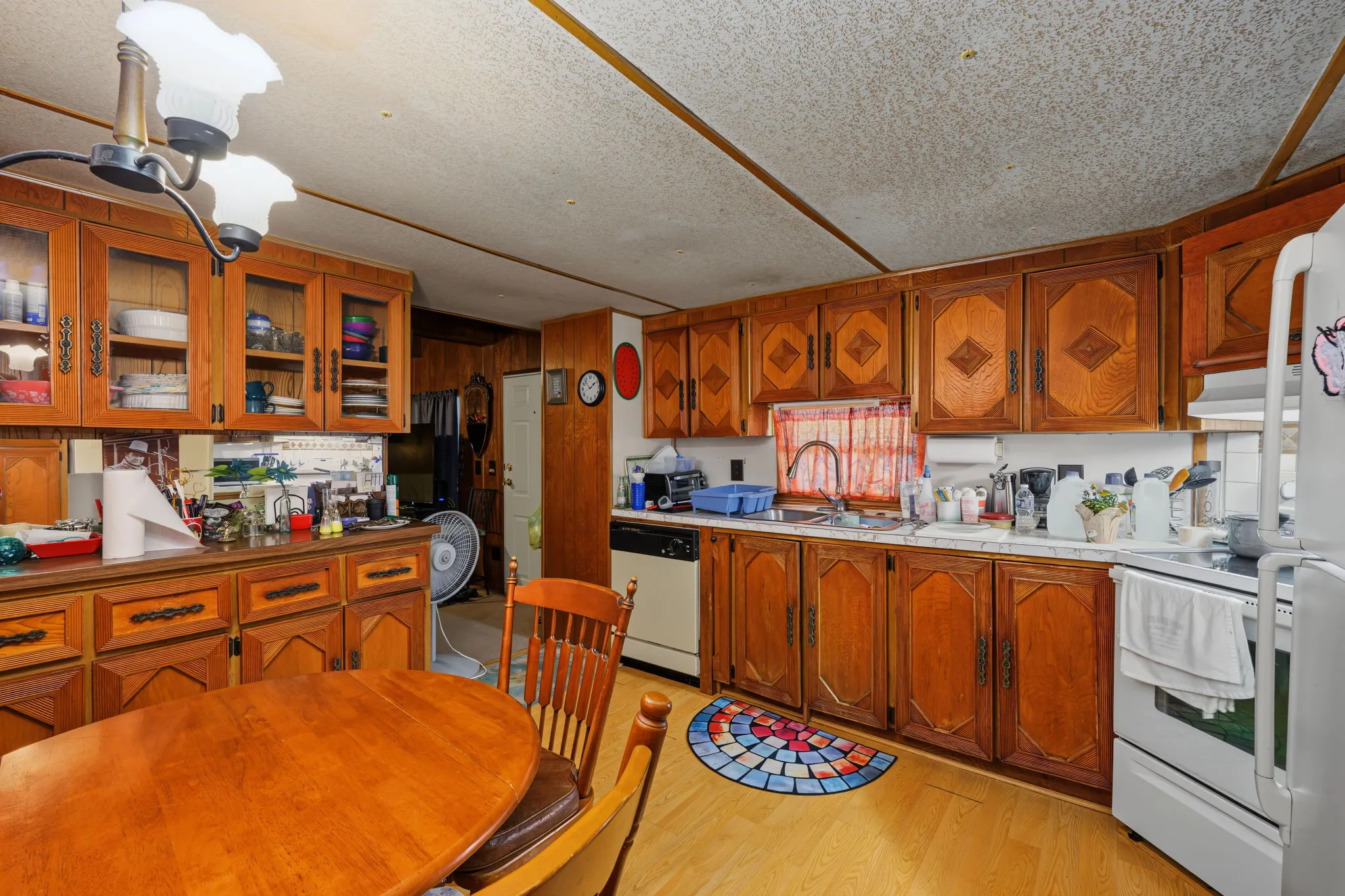 Mobile Home For Sale in Hood County , 4316 Cottonwood Court, Granbury, Texas 76049, 2 Bedroom, 1 Bathroom, Garage spaces, 868 Sqft, built in 1970, mls#21338199, Real Estate Agent in Granbury, Homes For Sale in Hood county, Homes For Sale in Granbury, Realtor in Granbury Texas, Real Estate Brokerage Independent Realty Texas, Luminita Cordes Realtor