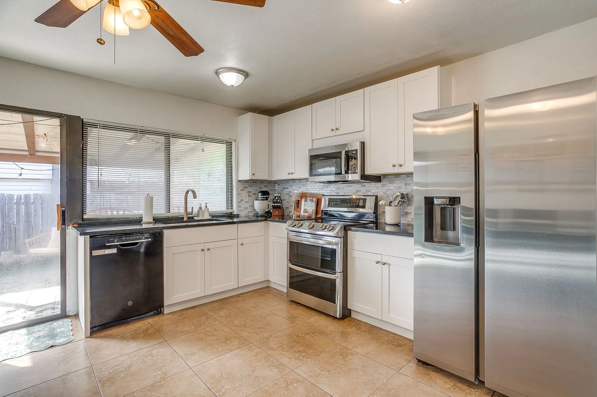 Updated kitchen makes this a truly easy move in space!