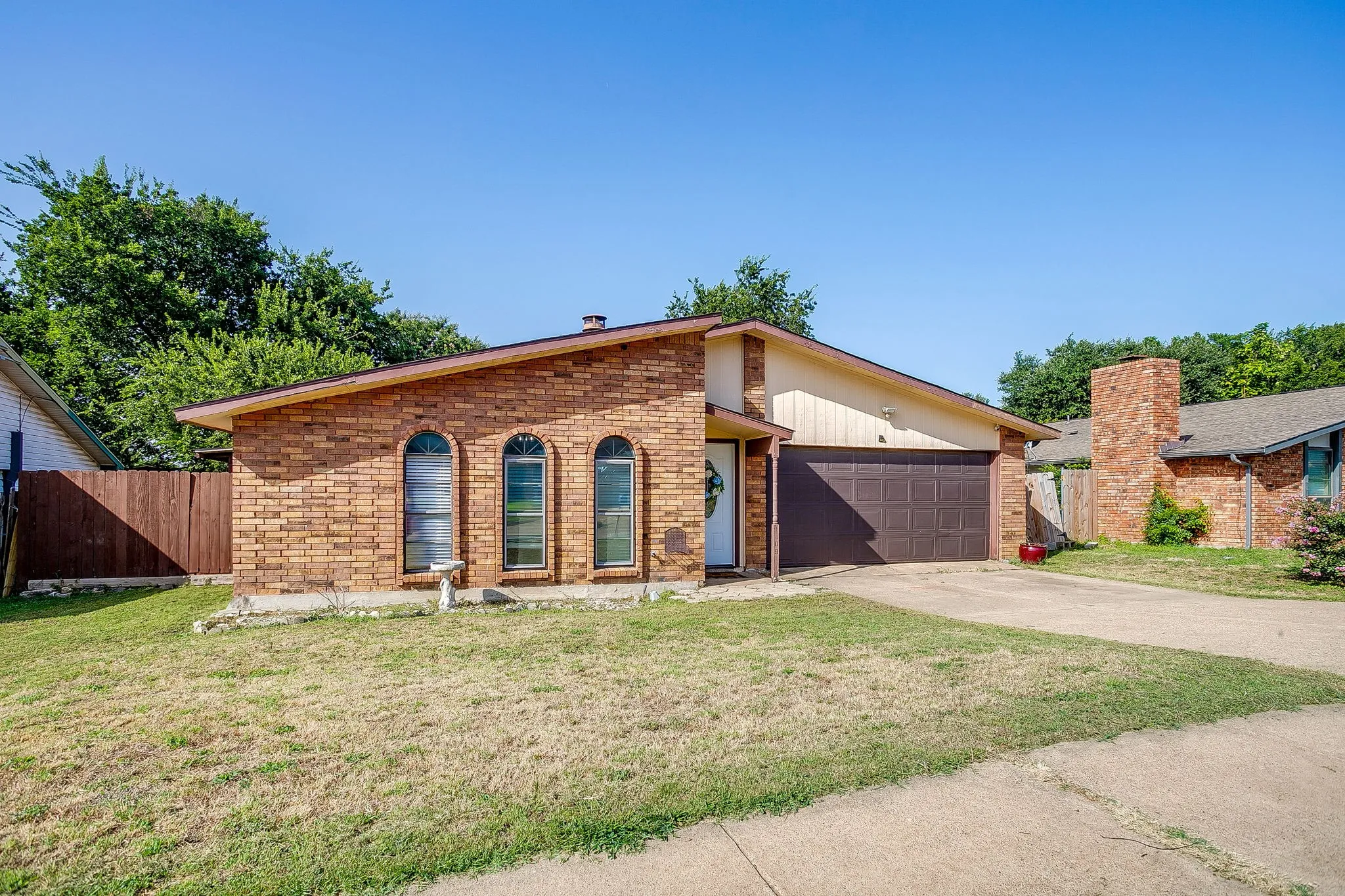 Welcome to this lovely home with great sidewalks walking distance to schools.