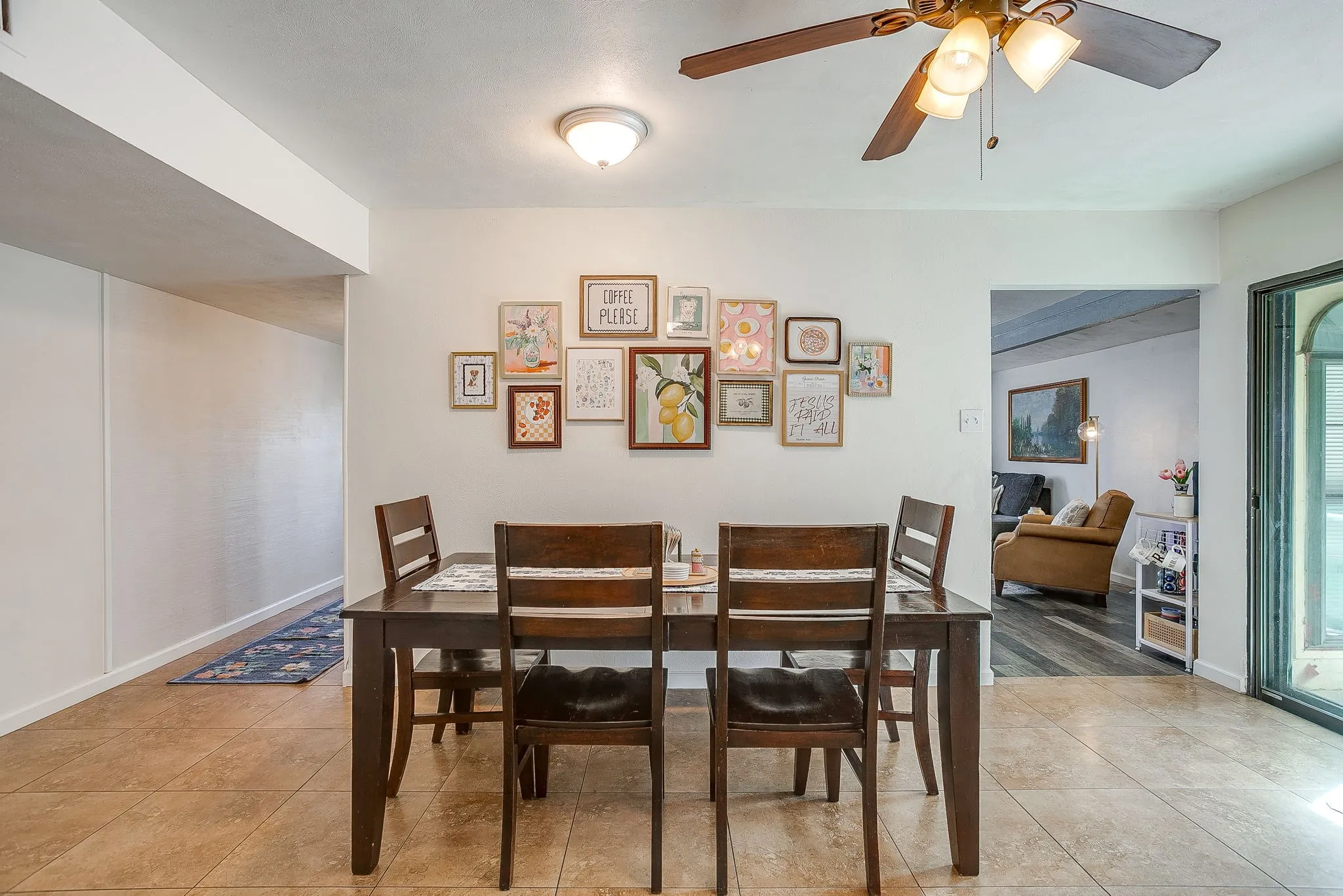 Nice flow in this kitchen and eat in space with living room on the other side makes a great space for entertaining.