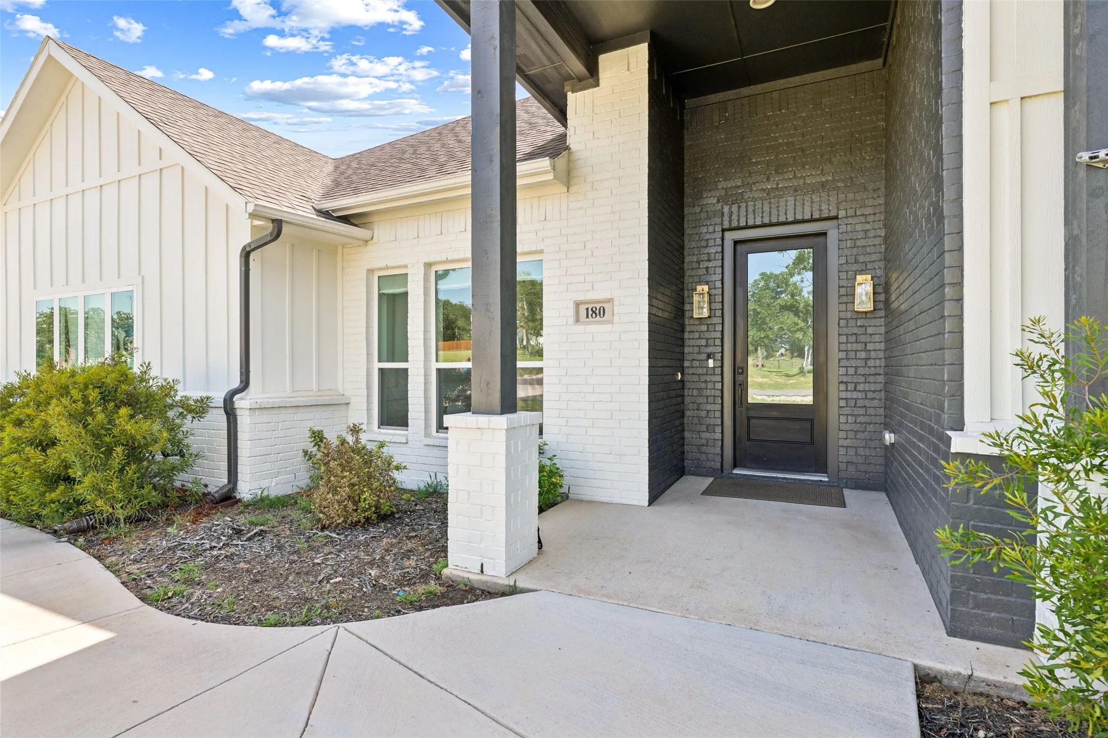 Single Family Residence For Sale in Wise County , 180 Lucky Ridge Lane, Boyd, Texas 76023, 4 Bedroom, 3 Bathroom, 2 Garage spaces, 2,649 Sqft, built in 2024, Price $500,000, mls#21336996, Real Estate Agent in Boyd, Homes For Sale in Wise county, Homes For Sale in Boyd, Realtor in Boyd Texas, Real Estate Brokerage Independent Realty Texas, Luminita Cordes Realtor