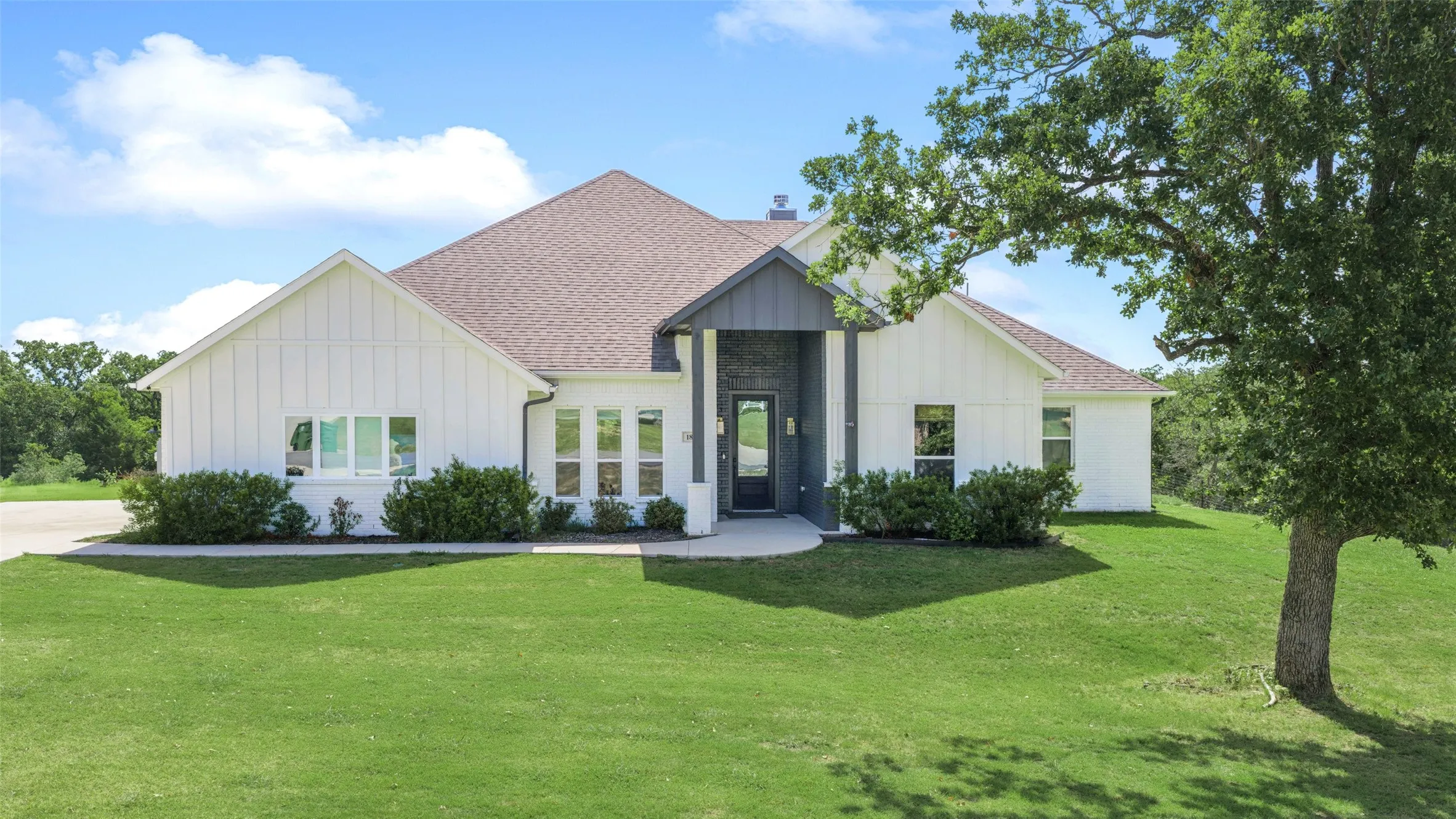 Single Family Residence For Sale in Wise County , 180 Lucky Ridge Lane, Boyd, Texas 76023, 4 Bedroom, 3 Bathroom, 2 Garage spaces, 2,649 Sqft, built in 2024, Price $500,000, mls#21336996, Real Estate Agent in Boyd, Homes For Sale in Wise county, Homes For Sale in Boyd, Realtor in Boyd Texas, Real Estate Brokerage Independent Realty Texas, Luminita Cordes Realtor