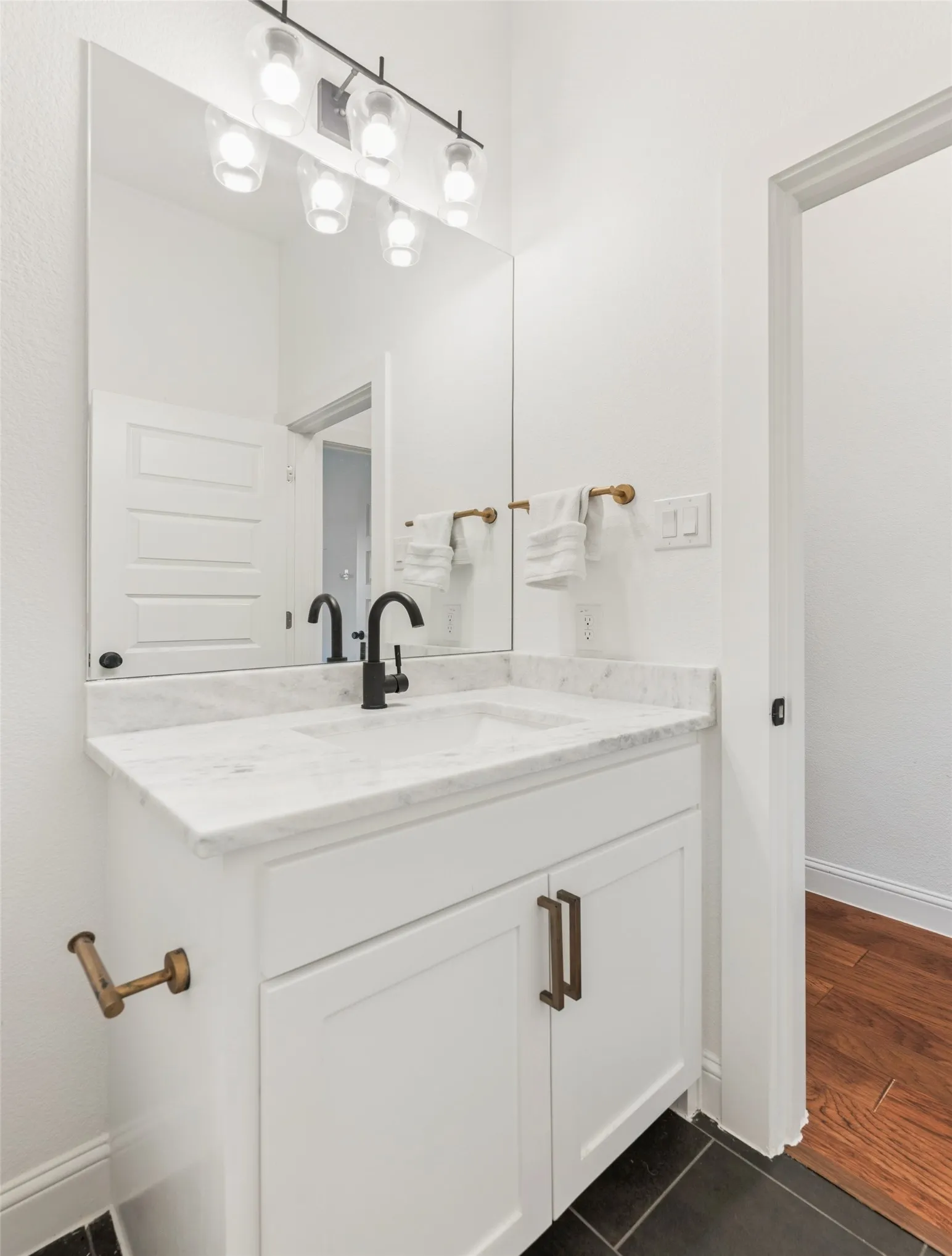 Single Family Residence For Sale in Wise County , 180 Lucky Ridge Lane, Boyd, Texas 76023, 4 Bedroom, 3 Bathroom, 2 Garage spaces, 2,649 Sqft, built in 2024, Price $500,000, mls#21336996, Real Estate Agent in Boyd, Homes For Sale in Wise county, Homes For Sale in Boyd, Realtor in Boyd Texas, Real Estate Brokerage Independent Realty Texas, Luminita Cordes Realtor
