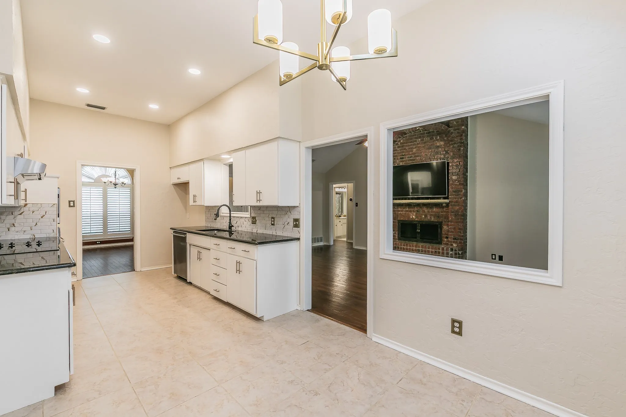Single Family Residence For Sale in Tarrant County , 3317 Clearfield Drive, Grapevine, Texas 76051, 3 Bedroom, 2 Bathroom, 2 Garage spaces, 2,205 Sqft, built in 1988, mls#21336968, Real Estate Agent in Grapevine, Homes For Sale in Tarrant county, Homes For Sale in Grapevine, Realtor in Grapevine Texas, Real Estate Brokerage Independent Realty Texas, Luminita Cordes Realtor