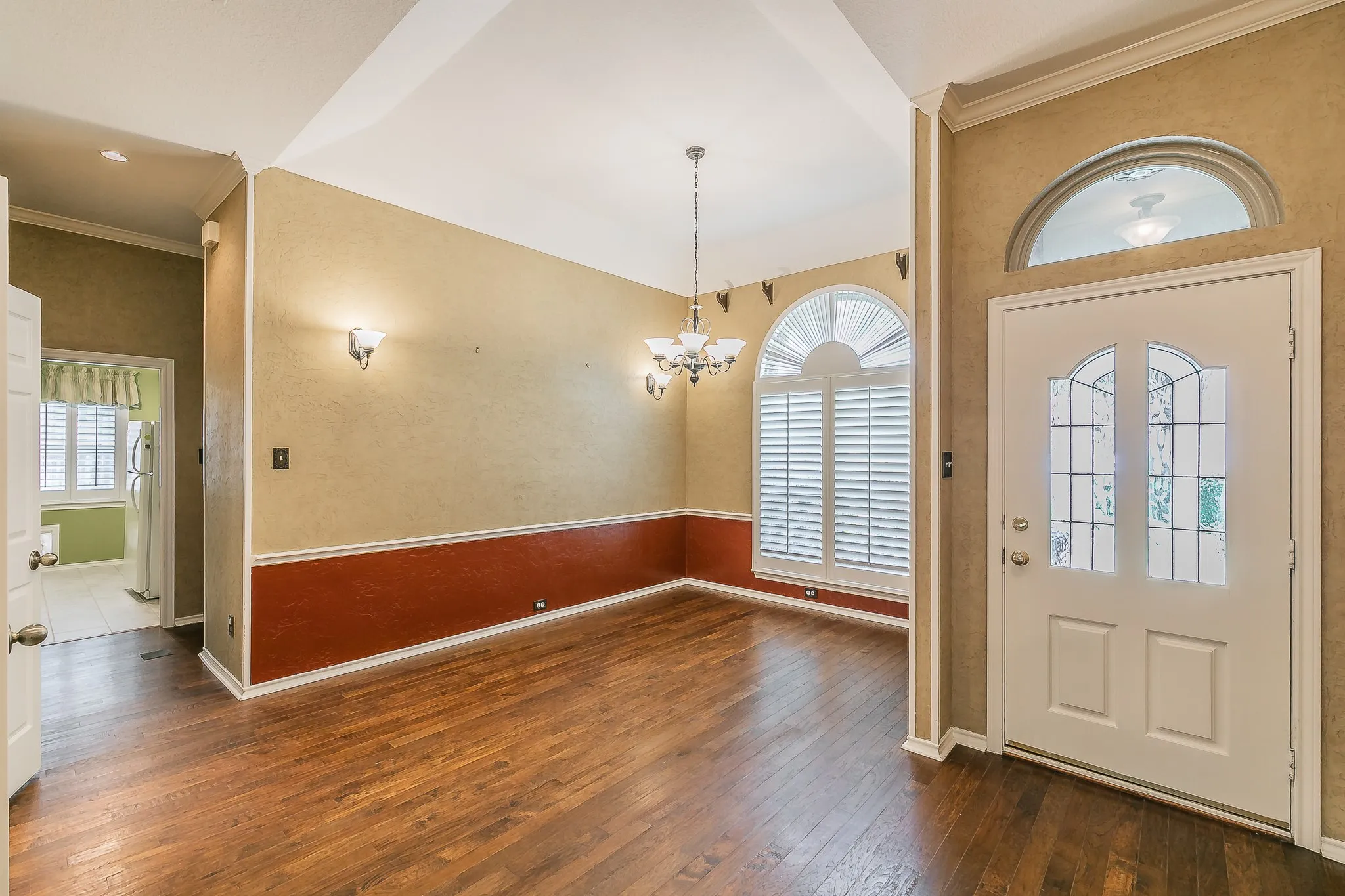 Single Family Residence For Sale in Tarrant County , 3317 Clearfield Drive, Grapevine, Texas 76051, 3 Bedroom, 2 Bathroom, 2 Garage spaces, 2,205 Sqft, built in 1988, mls#21336968, Real Estate Agent in Grapevine, Homes For Sale in Tarrant county, Homes For Sale in Grapevine, Realtor in Grapevine Texas, Real Estate Brokerage Independent Realty Texas, Luminita Cordes Realtor