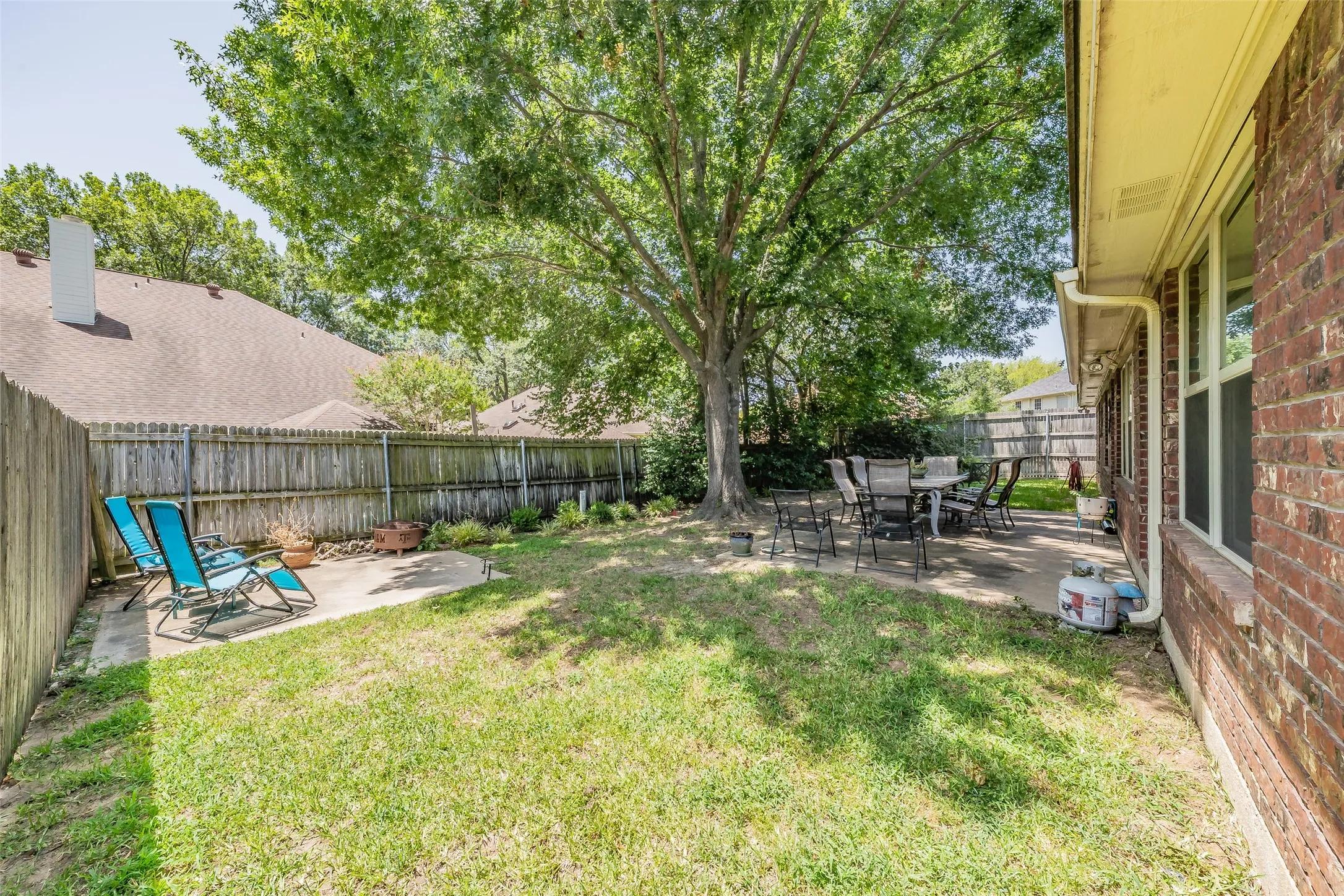 Single Family Residence For Sale in Tarrant County , 3317 Clearfield Drive, Grapevine, Texas 76051, 3 Bedroom, 2 Bathroom, 2 Garage spaces, 2,205 Sqft, built in 1988, mls#21336968, Real Estate Agent in Grapevine, Homes For Sale in Tarrant county, Homes For Sale in Grapevine, Realtor in Grapevine Texas, Real Estate Brokerage Independent Realty Texas, Luminita Cordes Realtor