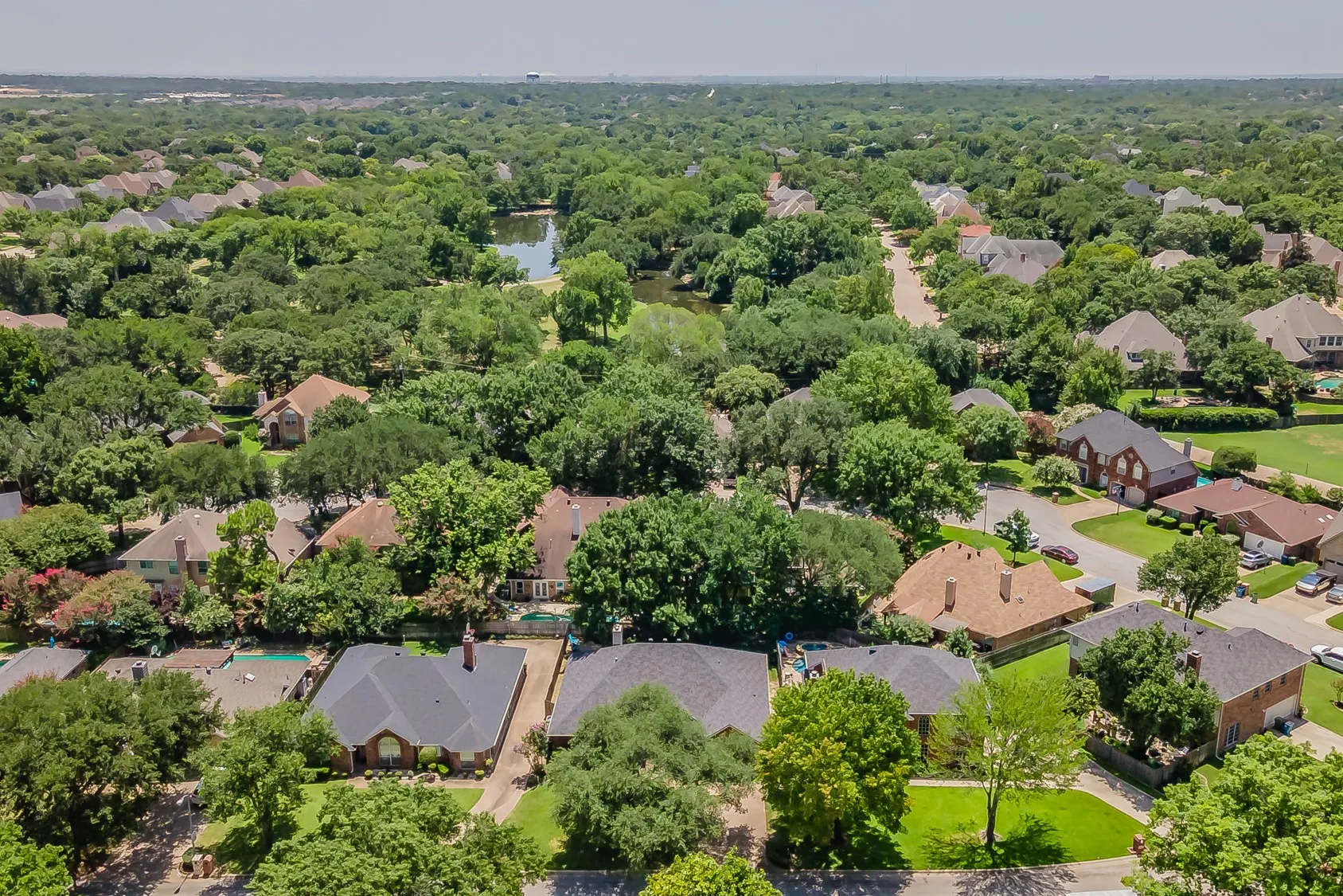 Single Family Residence For Sale in Tarrant County , 3317 Clearfield Drive, Grapevine, Texas 76051, 3 Bedroom, 2 Bathroom, 2 Garage spaces, 2,205 Sqft, built in 1988, mls#21336968, Real Estate Agent in Grapevine, Homes For Sale in Tarrant county, Homes For Sale in Grapevine, Realtor in Grapevine Texas, Real Estate Brokerage Independent Realty Texas, Luminita Cordes Realtor