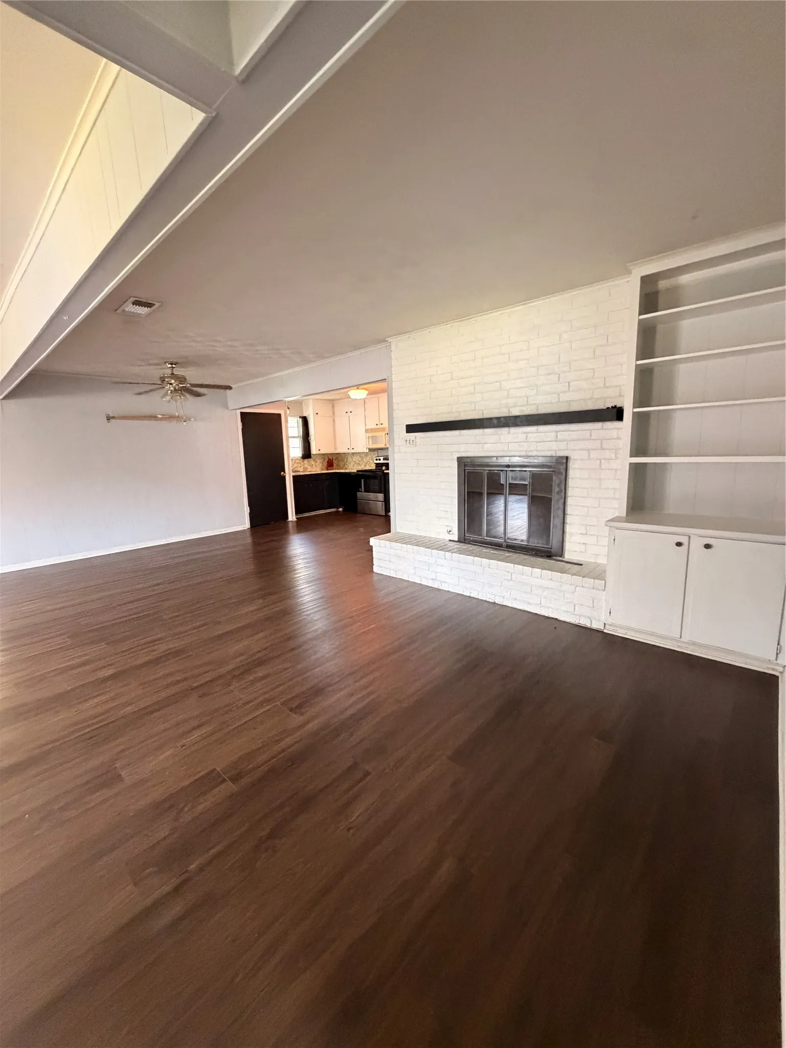 Single Family Residence For Rent in Denton County , 718 Crescent Street, Denton, Texas 76201, 3 Bedroom, 2 Bathroom, 1 Garage spaces, 1,350 Sqft, built in 1963, mls#21337087, Real Estate Agent in Denton, Homes For Rent in Denton county, Homes For Rent in Denton, Realtor in Denton Texas, Real Estate Brokerage Independent Realty Texas, Luminita Cordes Realtor