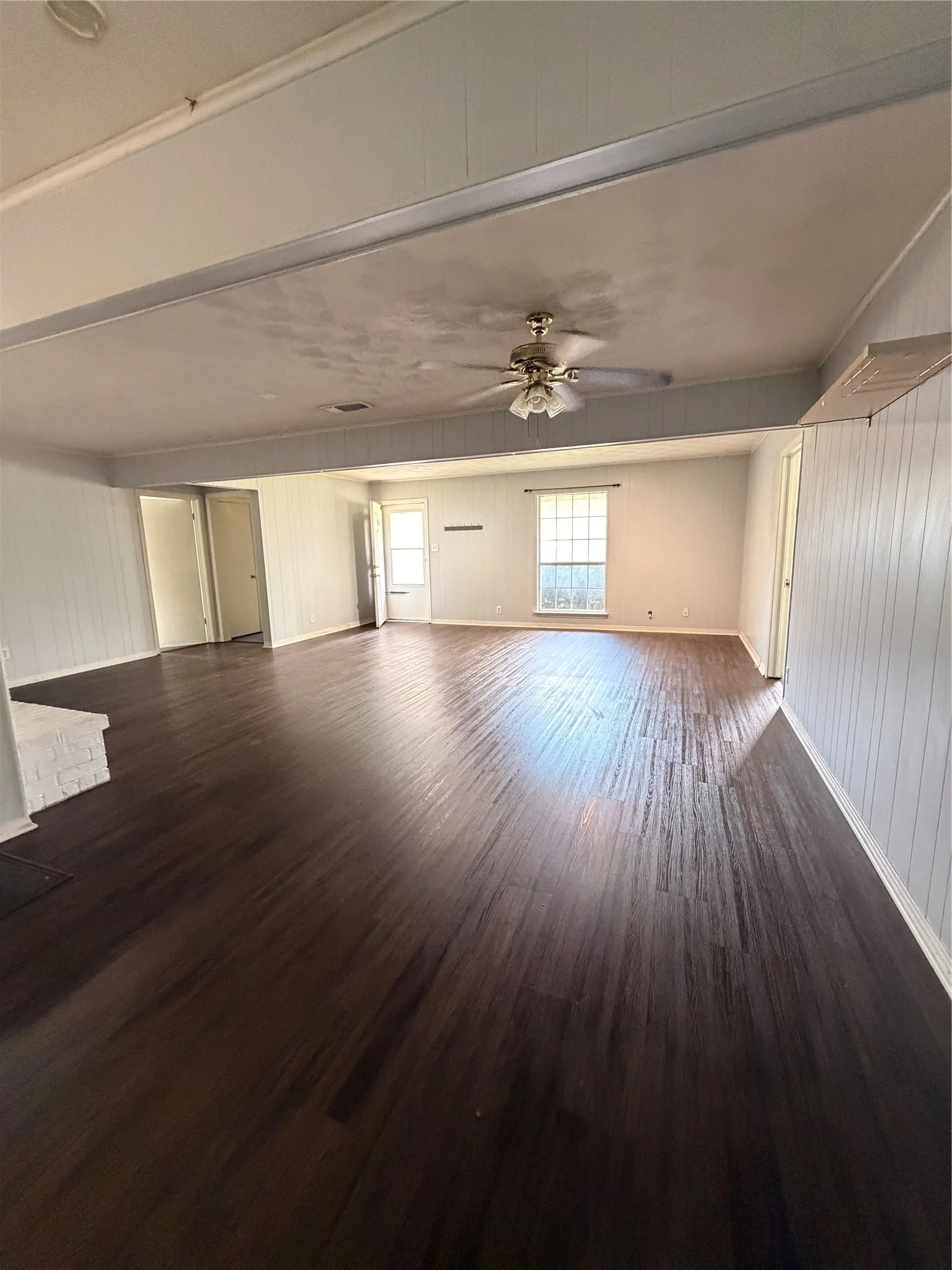 Single Family Residence For Rent in Denton County , 718 Crescent Street, Denton, Texas 76201, 3 Bedroom, 2 Bathroom, 1 Garage spaces, 1,350 Sqft, built in 1963, mls#21337087, Real Estate Agent in Denton, Homes For Rent in Denton county, Homes For Rent in Denton, Realtor in Denton Texas, Real Estate Brokerage Independent Realty Texas, Luminita Cordes Realtor