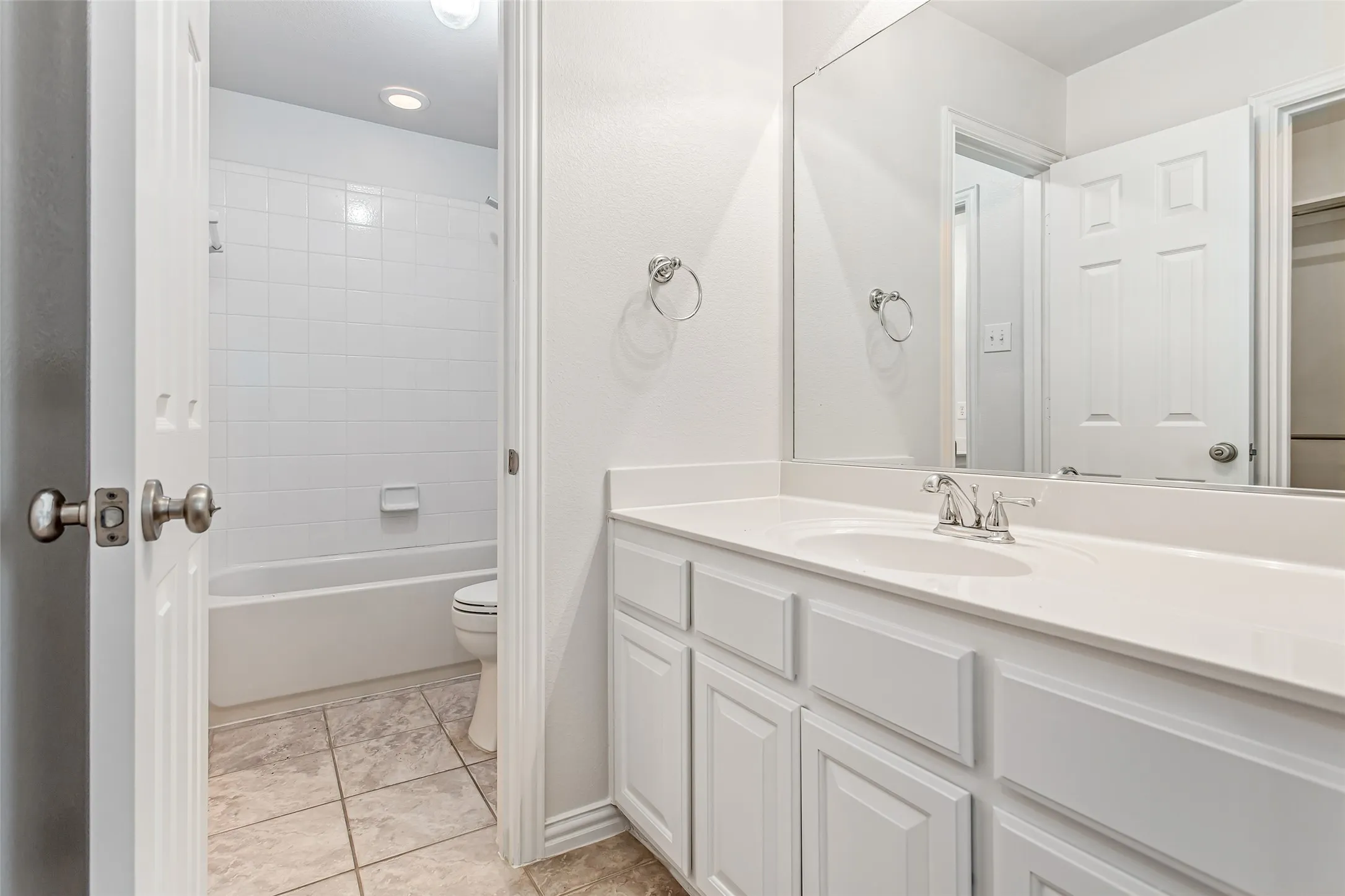 Upstairs full bath