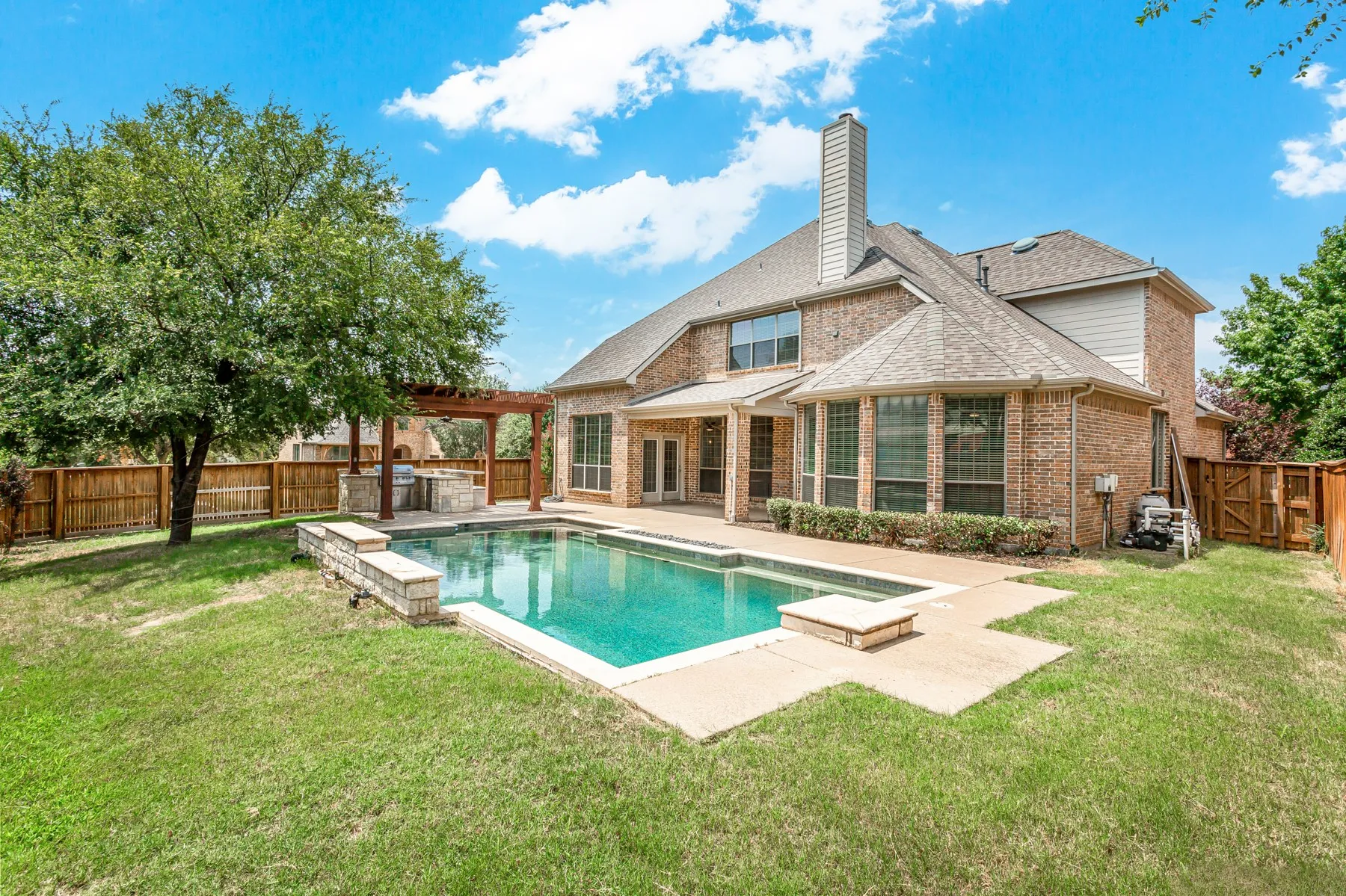 Single Family Residence For Sale in Denton County , 900 Fannin Drive, Lantana, Texas 76226, 4 Bedroom, 4 Bathroom, 3 Garage spaces, 3,595 Sqft, built in 2007, mls#21335231, Real Estate Agent in Lantana, Homes For Sale in Denton county, Homes For Sale in Lantana, Realtor in Lantana Texas, Real Estate Brokerage Independent Realty Texas, Luminita Cordes Realtor