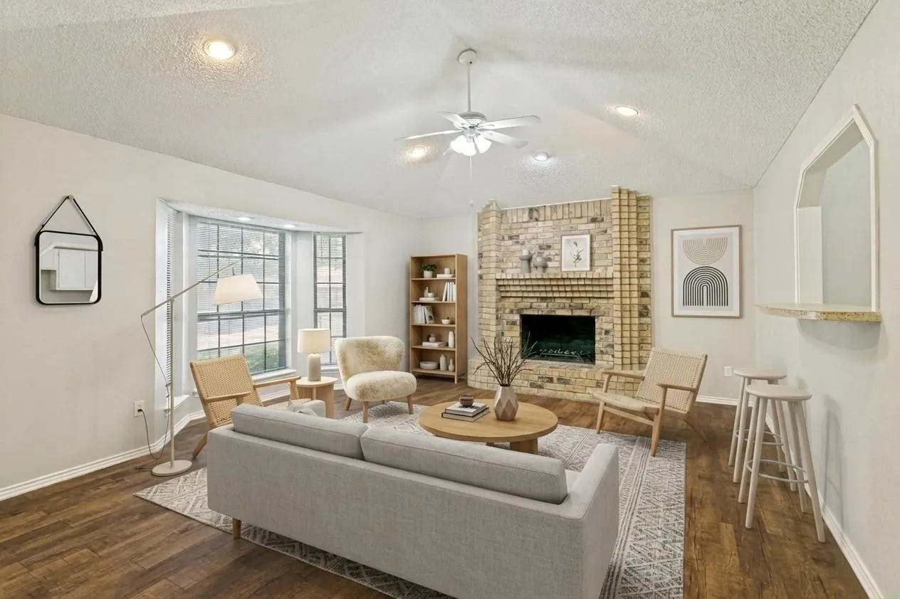 Single Family Residence For Sale in Tarrant County , 4801 Applewood Road, Fort Worth, Texas 76133, 4 Bedroom, 3 Bathroom, 2 Garage spaces, 2,179 Sqft, built in 1979, mls#21305792, Real Estate Agent in Fort Worth, Homes For Sale in Tarrant county, Homes For Sale in Fort Worth, Realtor in Fort Worth Texas, Real Estate Brokerage Independent Realty Texas, Luminita Cordes Realtor