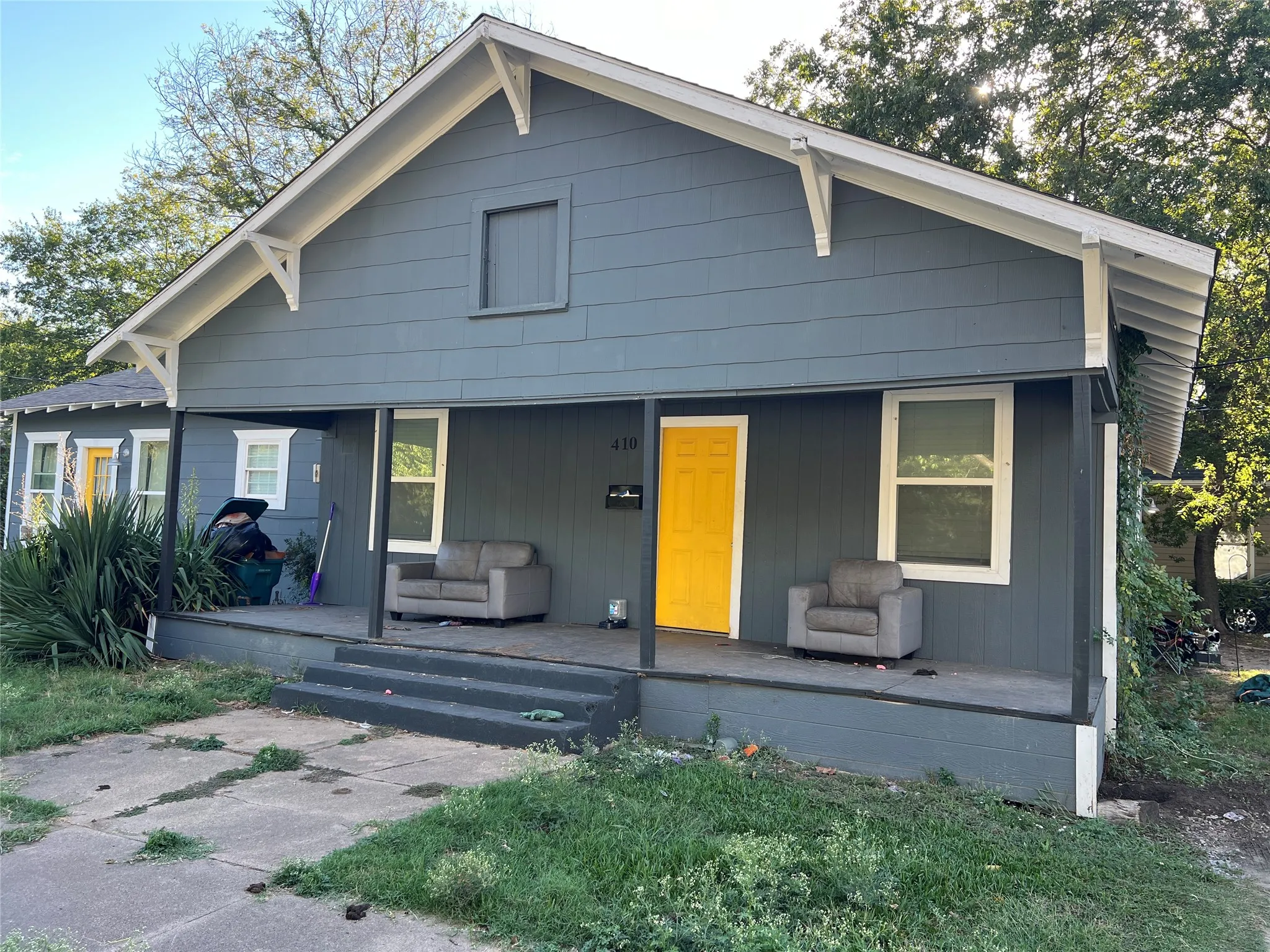 Triplex For Rent in Grayson County , 410 Vaden S B, Sherman, Texas 75090, 1 Bedroom, 1 Bathroom, Garage spaces, 700 Sqft, built in 1930, Price $800, mls#21338226, Real Estate Agent in Sherman, Homes For Rent in Grayson county, Homes For Rent in Sherman, Realtor in Sherman Texas, Real Estate Brokerage Independent Realty Texas, Luminita Cordes Realtor