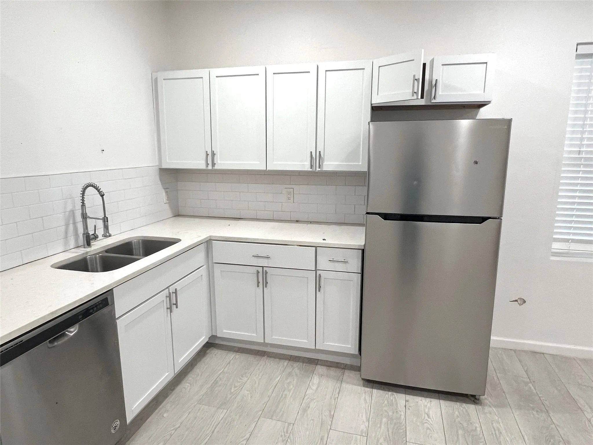 Triplex For Rent in Grayson County , 410 Vaden S B, Sherman, Texas 75090, 1 Bedroom, 1 Bathroom, Garage spaces, 700 Sqft, built in 1930, Price $800, mls#21338226, Real Estate Agent in Sherman, Homes For Rent in Grayson county, Homes For Rent in Sherman, Realtor in Sherman Texas, Real Estate Brokerage Independent Realty Texas, Luminita Cordes Realtor