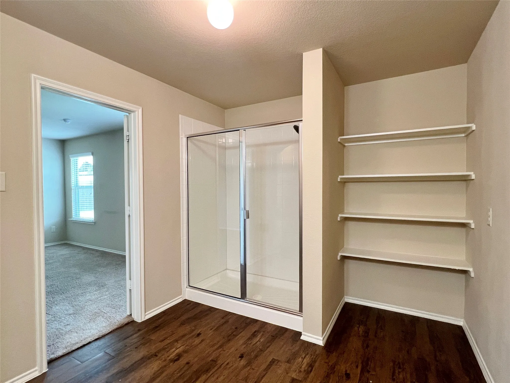 Single Family Residence For Rent in Ellis County , 222 Thoroughbred Street, Waxahachie, Texas 75165, 4 Bedroom, 2 Bathroom, 2 Garage spaces, 1,874 Sqft, built in 2016, mls#21338245, Real Estate Agent in Waxahachie, Homes For Rent in Ellis county, Homes For Rent in Waxahachie, Realtor in Waxahachie Texas, Real Estate Brokerage Independent Realty Texas, Luminita Cordes Realtor