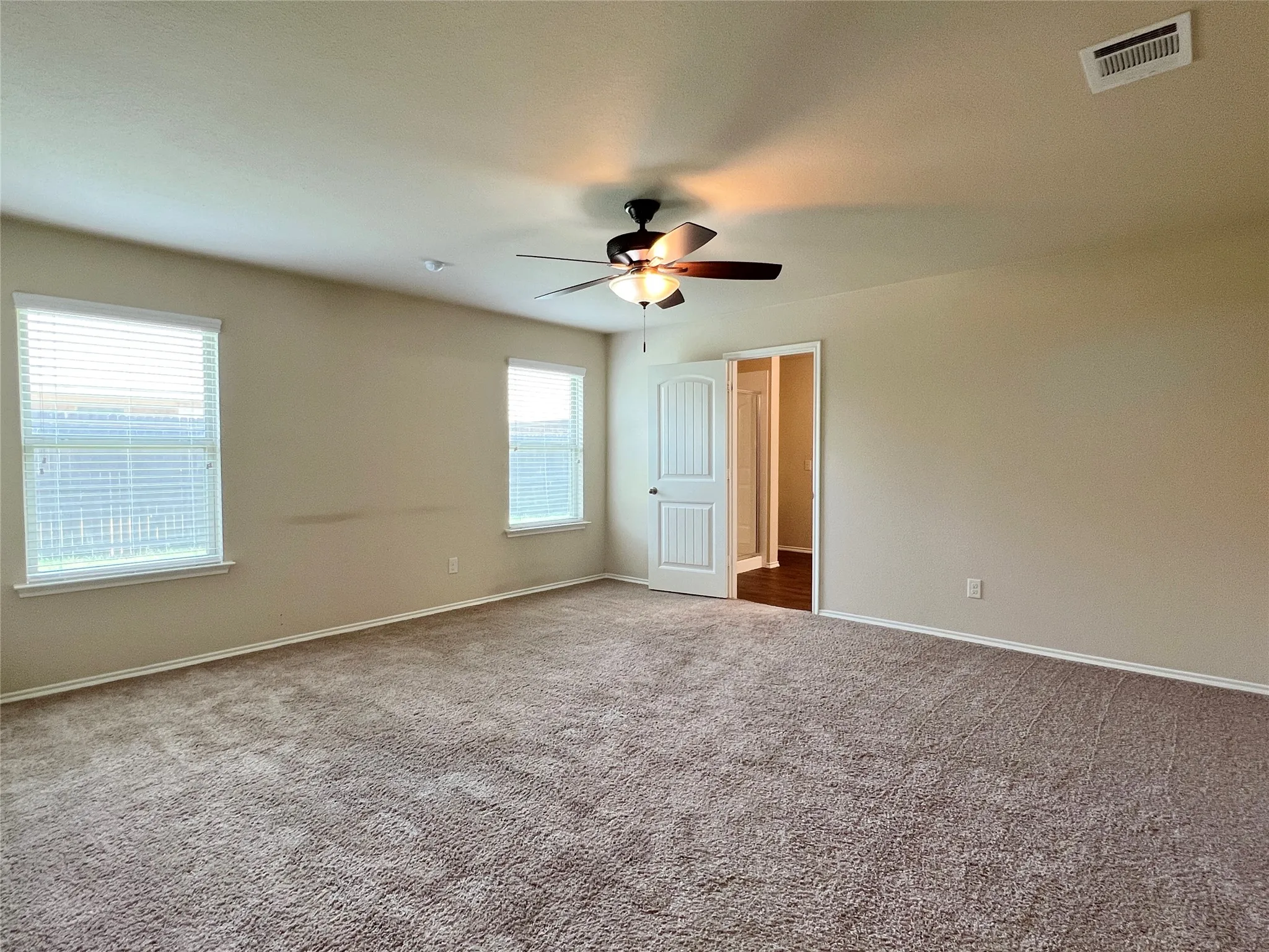 Single Family Residence For Rent in Ellis County , 222 Thoroughbred Street, Waxahachie, Texas 75165, 4 Bedroom, 2 Bathroom, 2 Garage spaces, 1,874 Sqft, built in 2016, mls#21338245, Real Estate Agent in Waxahachie, Homes For Rent in Ellis county, Homes For Rent in Waxahachie, Realtor in Waxahachie Texas, Real Estate Brokerage Independent Realty Texas, Luminita Cordes Realtor