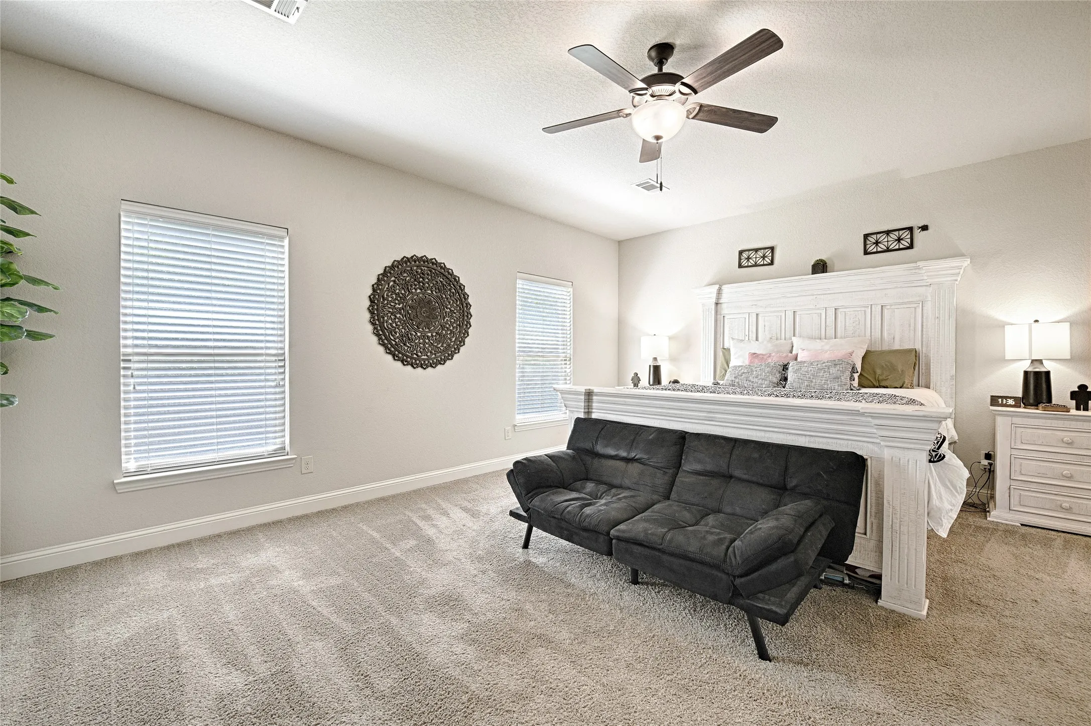 Single Family Residence For Sale in Ellis County , 6010 Park View Drive, Midlothian, Texas 76065, 5 Bedroom, 4 Bathroom, 2 Garage spaces, 3,429 Sqft, built in 2015, mls#21337819, Real Estate Agent in Midlothian, Homes For Sale in Ellis county, Homes For Sale in Midlothian, Realtor in Midlothian Texas, Real Estate Brokerage Independent Realty Texas, Luminita Cordes Realtor