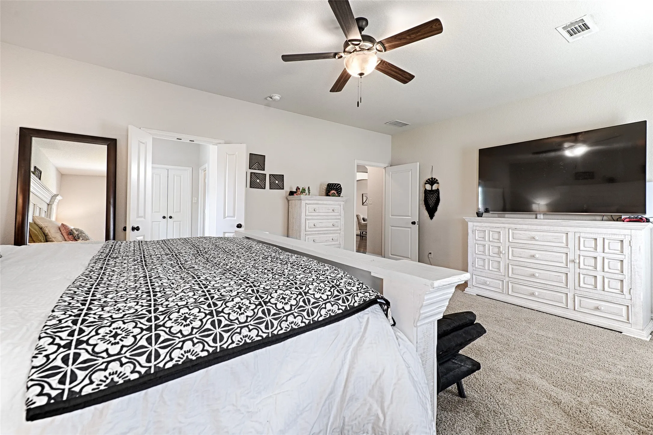 Single Family Residence For Sale in Ellis County , 6010 Park View Drive, Midlothian, Texas 76065, 5 Bedroom, 4 Bathroom, 2 Garage spaces, 3,429 Sqft, built in 2015, mls#21337819, Real Estate Agent in Midlothian, Homes For Sale in Ellis county, Homes For Sale in Midlothian, Realtor in Midlothian Texas, Real Estate Brokerage Independent Realty Texas, Luminita Cordes Realtor