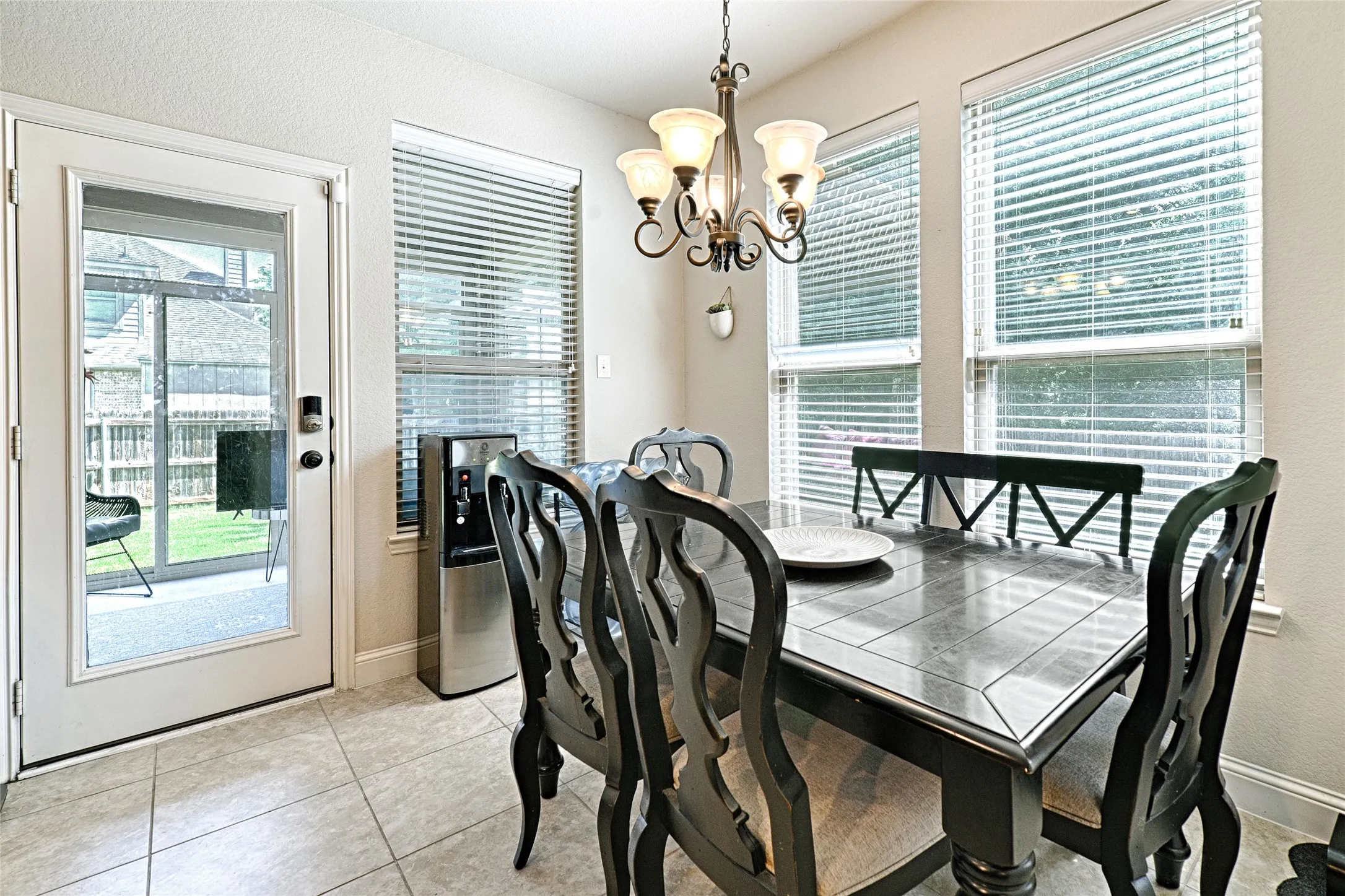 Single Family Residence For Sale in Ellis County , 6010 Park View Drive, Midlothian, Texas 76065, 5 Bedroom, 4 Bathroom, 2 Garage spaces, 3,429 Sqft, built in 2015, mls#21337819, Real Estate Agent in Midlothian, Homes For Sale in Ellis county, Homes For Sale in Midlothian, Realtor in Midlothian Texas, Real Estate Brokerage Independent Realty Texas, Luminita Cordes Realtor