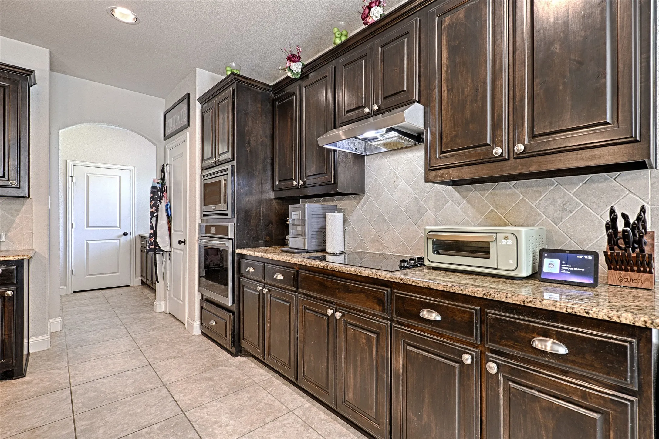 Single Family Residence For Sale in Ellis County , 6010 Park View Drive, Midlothian, Texas 76065, 5 Bedroom, 4 Bathroom, 2 Garage spaces, 3,429 Sqft, built in 2015, mls#21337819, Real Estate Agent in Midlothian, Homes For Sale in Ellis county, Homes For Sale in Midlothian, Realtor in Midlothian Texas, Real Estate Brokerage Independent Realty Texas, Luminita Cordes Realtor