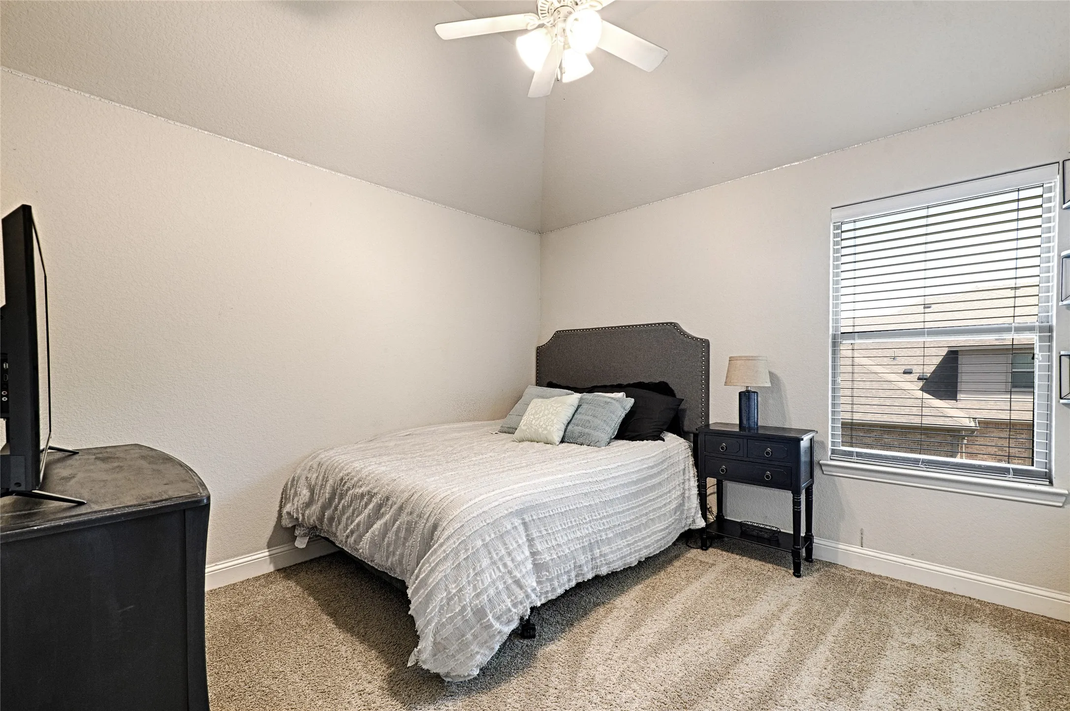 Single Family Residence For Sale in Ellis County , 6010 Park View Drive, Midlothian, Texas 76065, 5 Bedroom, 4 Bathroom, 2 Garage spaces, 3,429 Sqft, built in 2015, mls#21337819, Real Estate Agent in Midlothian, Homes For Sale in Ellis county, Homes For Sale in Midlothian, Realtor in Midlothian Texas, Real Estate Brokerage Independent Realty Texas, Luminita Cordes Realtor