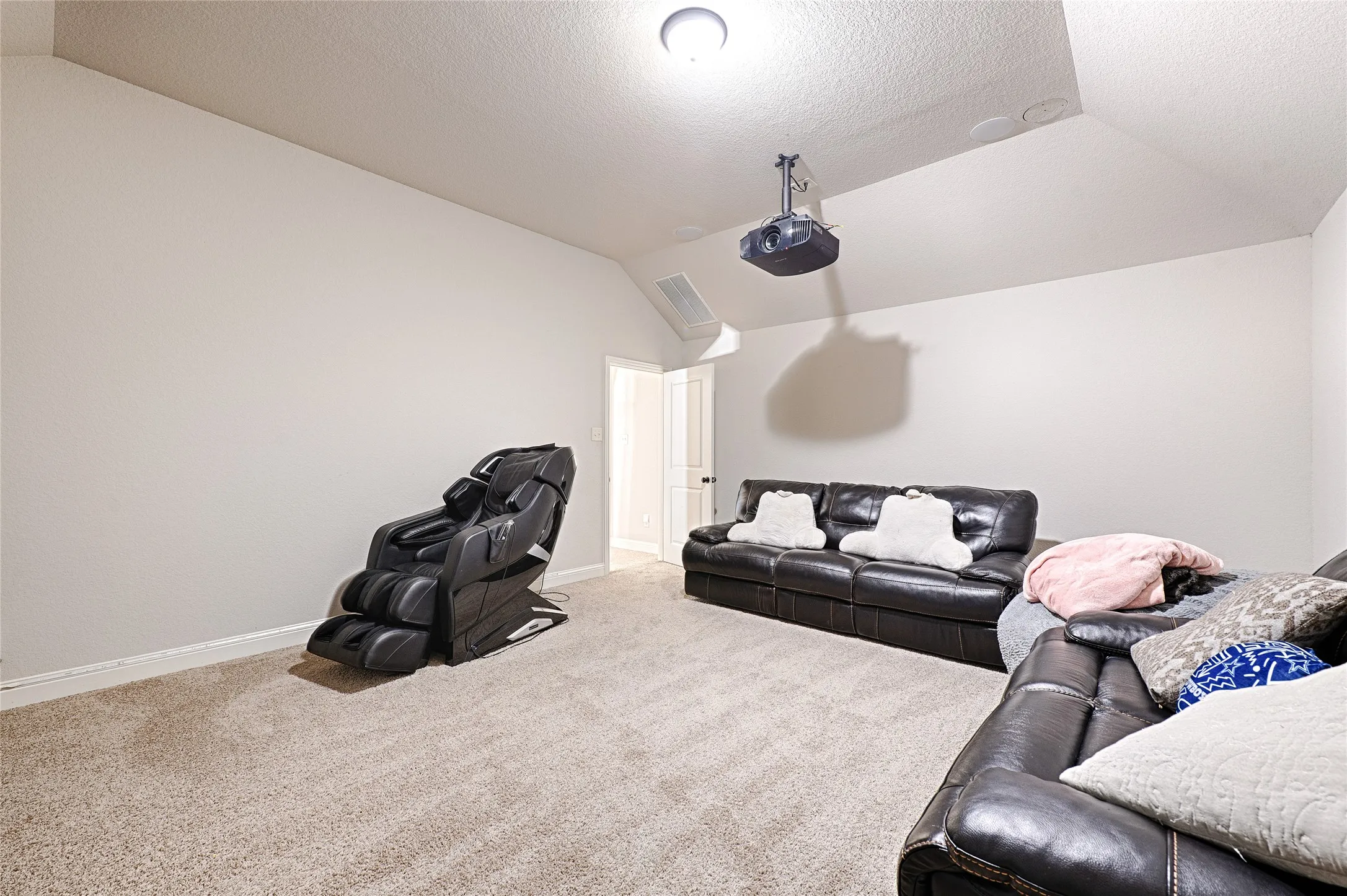 Single Family Residence For Sale in Ellis County , 6010 Park View Drive, Midlothian, Texas 76065, 5 Bedroom, 4 Bathroom, 2 Garage spaces, 3,429 Sqft, built in 2015, mls#21337819, Real Estate Agent in Midlothian, Homes For Sale in Ellis county, Homes For Sale in Midlothian, Realtor in Midlothian Texas, Real Estate Brokerage Independent Realty Texas, Luminita Cordes Realtor