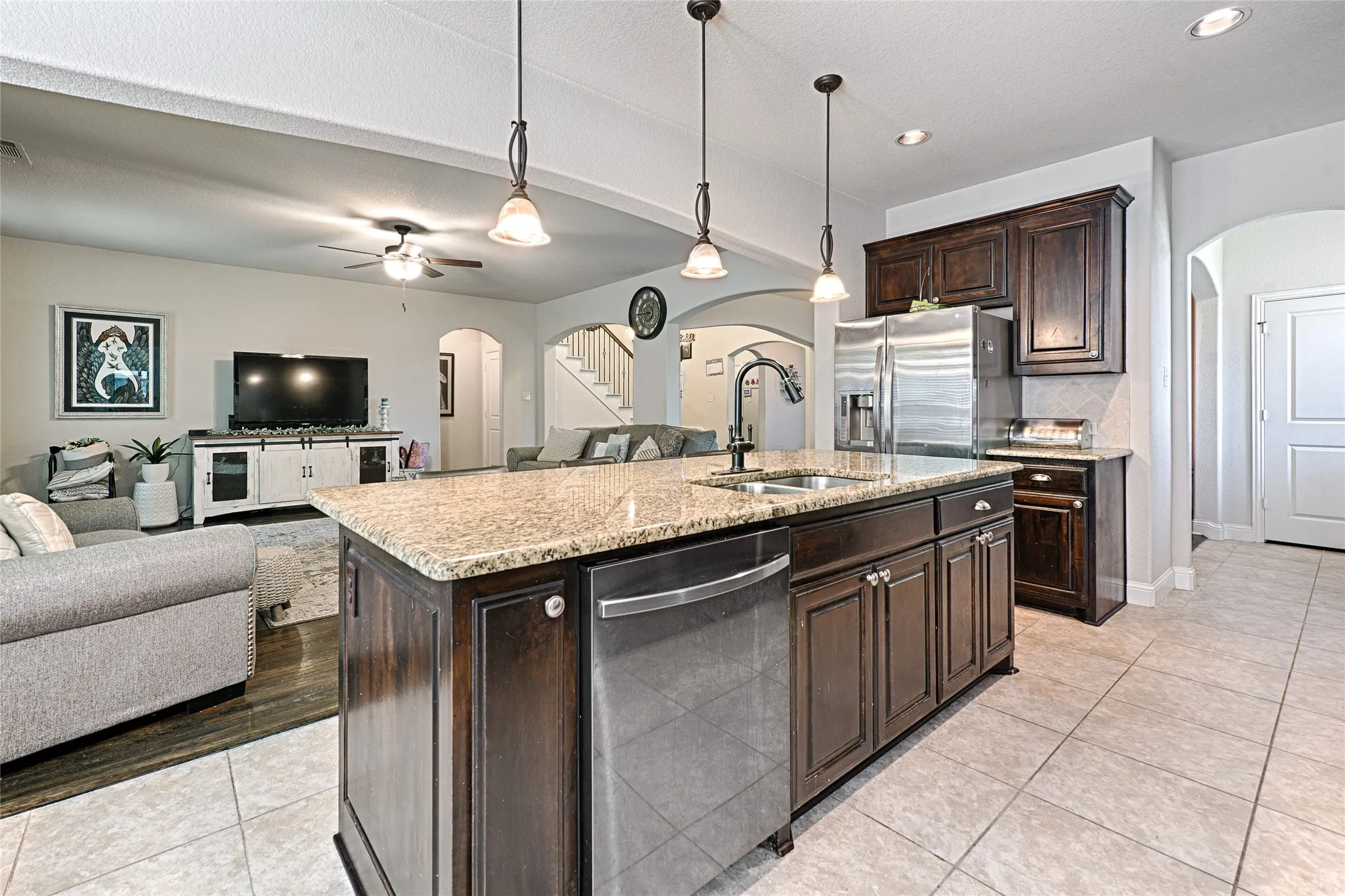 Single Family Residence For Sale in Ellis County , 6010 Park View Drive, Midlothian, Texas 76065, 5 Bedroom, 4 Bathroom, 2 Garage spaces, 3,429 Sqft, built in 2015, mls#21337819, Real Estate Agent in Midlothian, Homes For Sale in Ellis county, Homes For Sale in Midlothian, Realtor in Midlothian Texas, Real Estate Brokerage Independent Realty Texas, Luminita Cordes Realtor