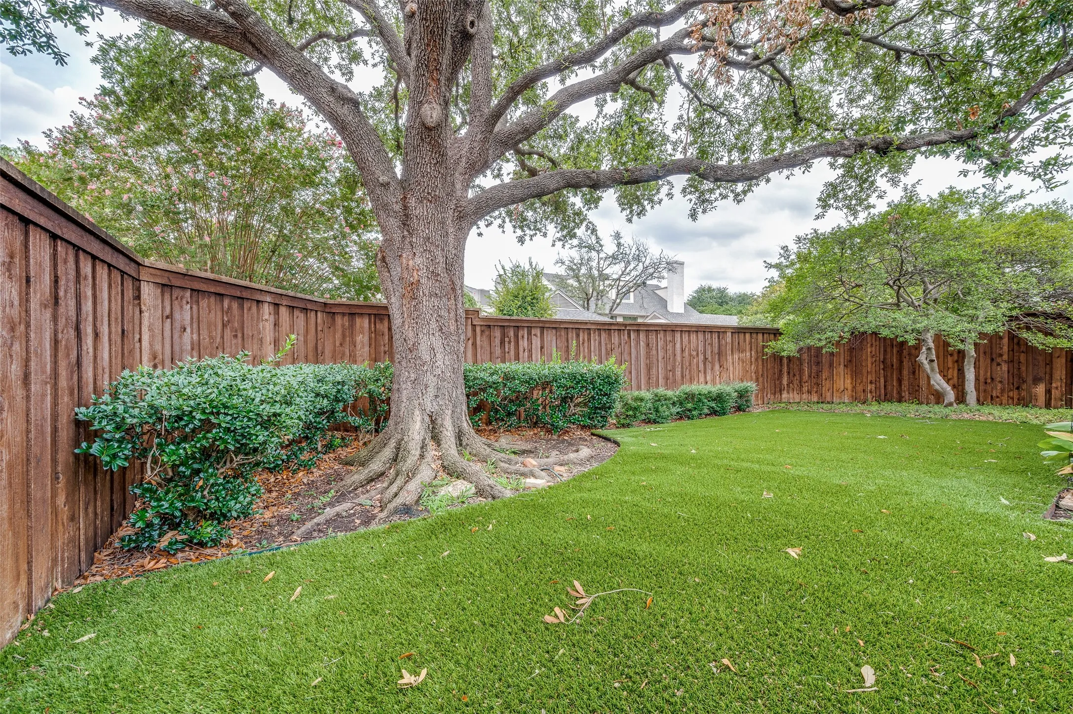 Fenced backyard great for pets