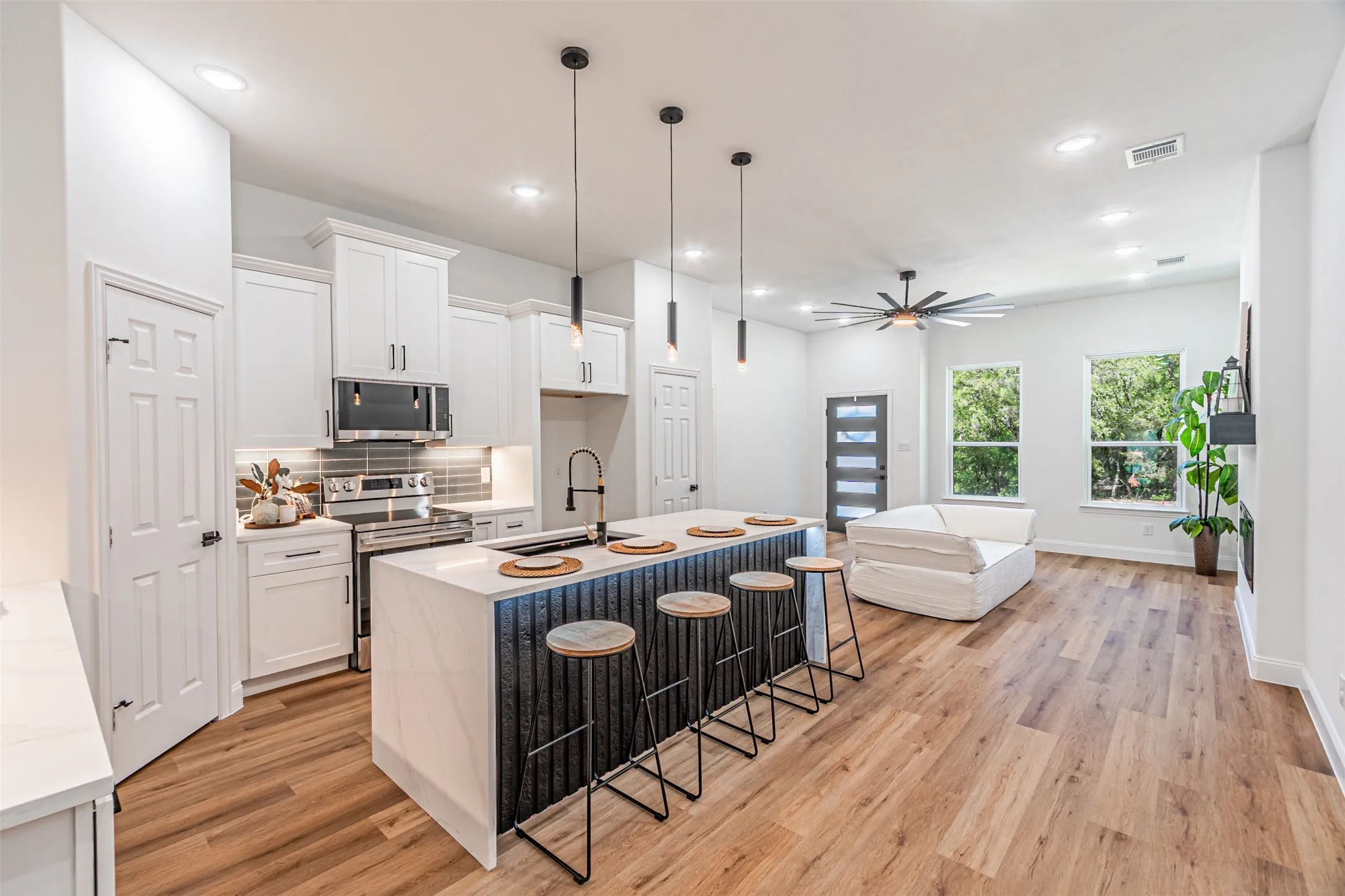 Single Family Residence For Sale in Hood County , 5602 Cold Water Trail, Granbury, Texas 76048, 3 Bedroom, 2 Bathroom, 1 Garage spaces, 1,421 Sqft, built in 2026, mls#21337895, Real Estate Agent in Granbury, Homes For Sale in Hood county, Homes For Sale in Granbury, Realtor in Granbury Texas, Real Estate Brokerage Independent Realty Texas, Luminita Cordes Realtor