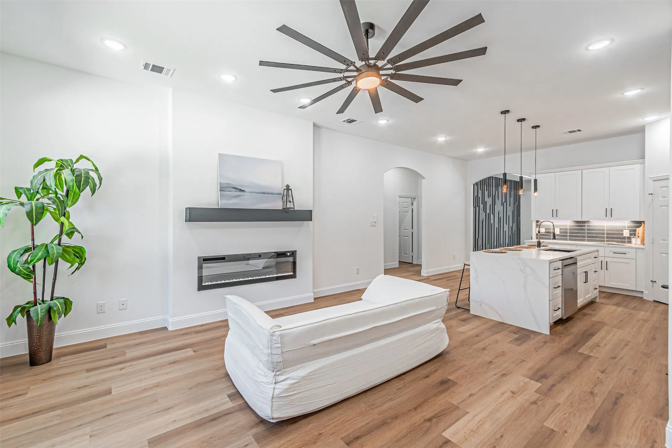 Single Family Residence For Sale in Hood County , 5602 Cold Water Trail, Granbury, Texas 76048, 3 Bedroom, 2 Bathroom, 1 Garage spaces, 1,421 Sqft, built in 2026, mls#21337895, Real Estate Agent in Granbury, Homes For Sale in Hood county, Homes For Sale in Granbury, Realtor in Granbury Texas, Real Estate Brokerage Independent Realty Texas, Luminita Cordes Realtor