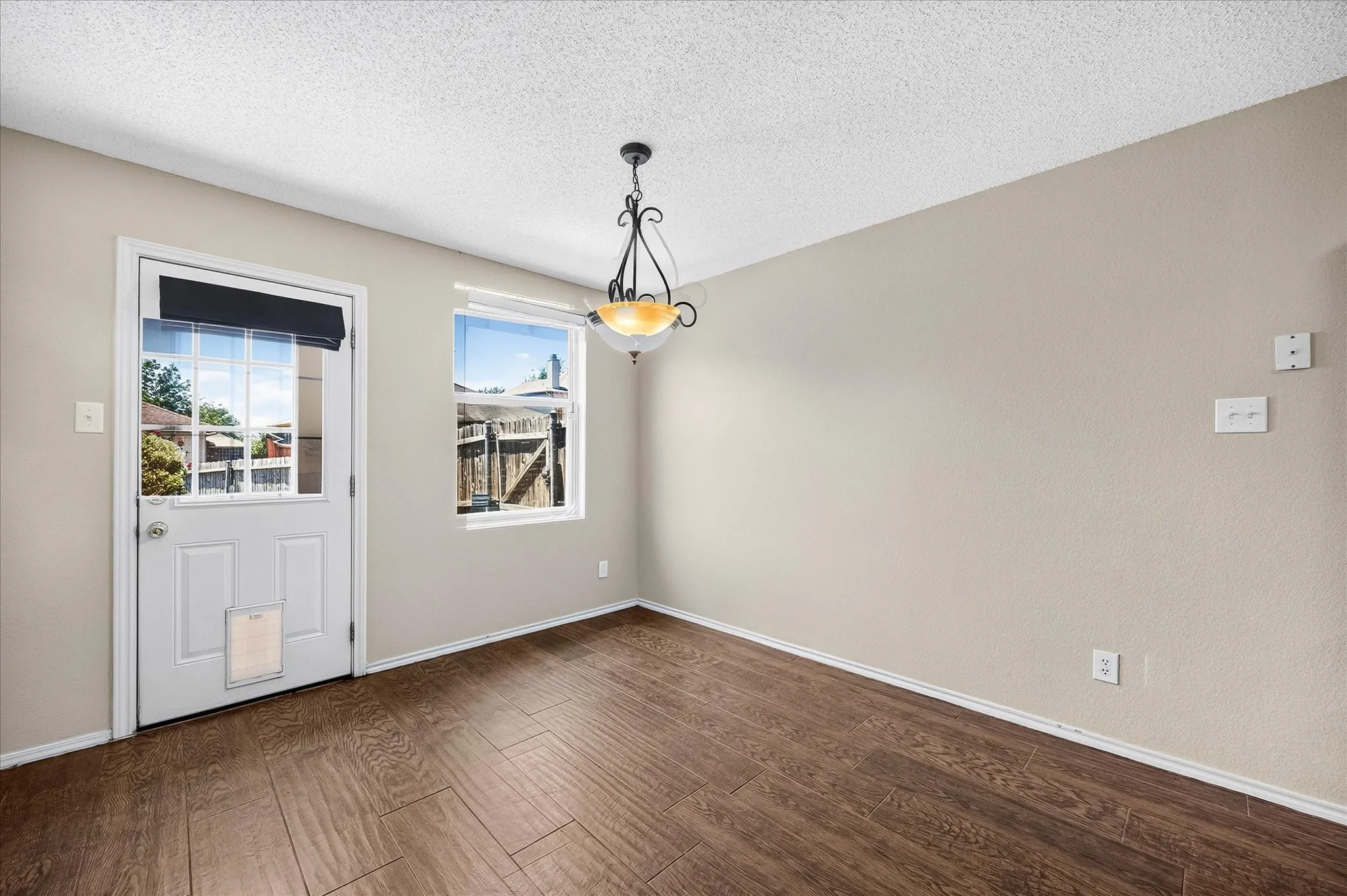 Single Family Residence For Sale in Rockwall County , 3079 Dusty Ridge Drive, Rockwall, Texas 75032, 3 Bedroom, 2 Bathroom, 2 Garage spaces, 1,704 Sqft, built in 2005, mls#21338248, Real Estate Agent in Rockwall, Homes For Sale in Rockwall county, Homes For Sale in Rockwall, Realtor in Rockwall Texas, Real Estate Brokerage Independent Realty Texas, Luminita Cordes Realtor