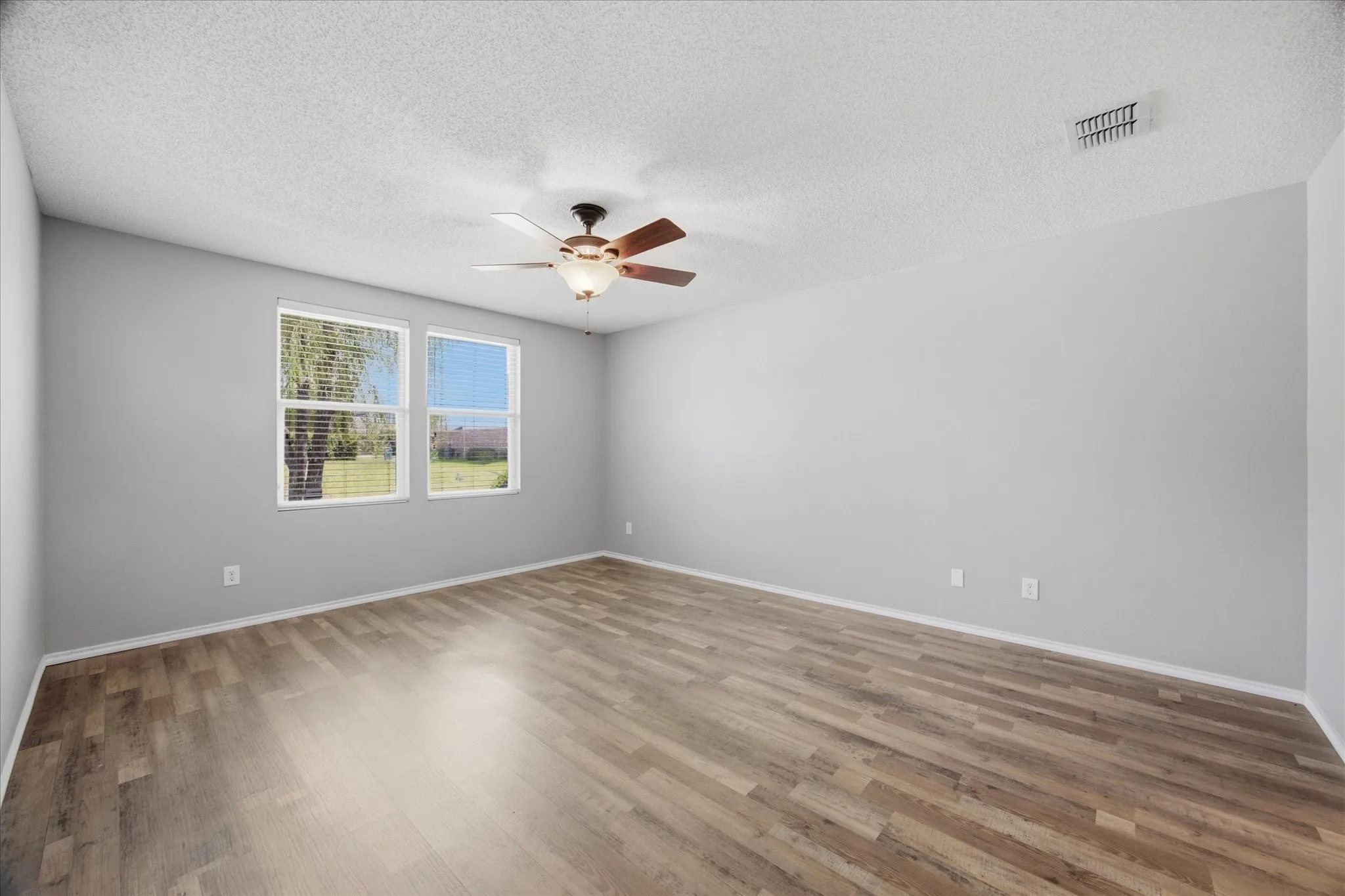 Single Family Residence For Sale in Rockwall County , 3079 Dusty Ridge Drive, Rockwall, Texas 75032, 3 Bedroom, 2 Bathroom, 2 Garage spaces, 1,704 Sqft, built in 2005, mls#21338248, Real Estate Agent in Rockwall, Homes For Sale in Rockwall county, Homes For Sale in Rockwall, Realtor in Rockwall Texas, Real Estate Brokerage Independent Realty Texas, Luminita Cordes Realtor