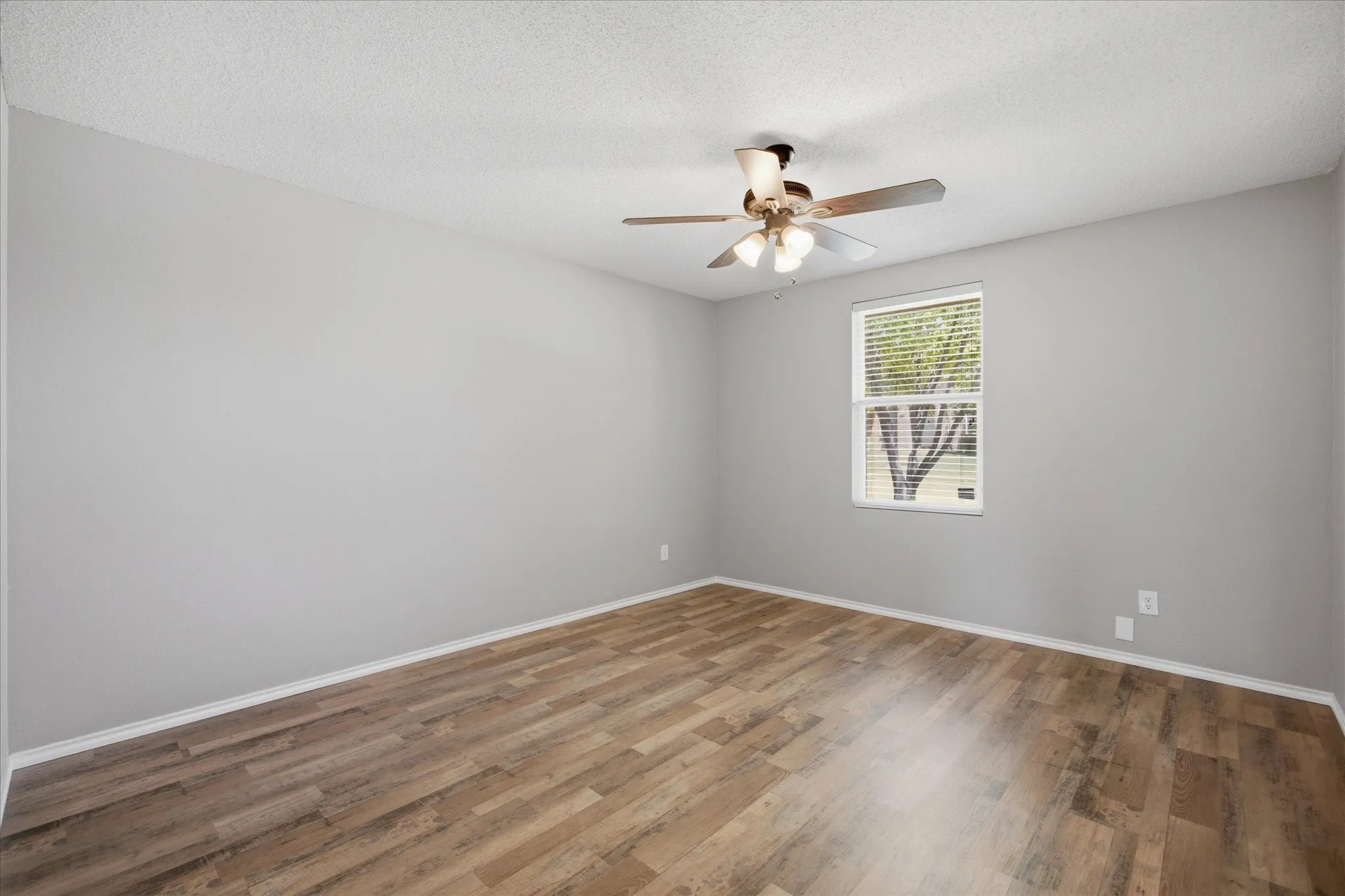 Single Family Residence For Sale in Rockwall County , 3079 Dusty Ridge Drive, Rockwall, Texas 75032, 3 Bedroom, 2 Bathroom, 2 Garage spaces, 1,704 Sqft, built in 2005, mls#21338248, Real Estate Agent in Rockwall, Homes For Sale in Rockwall county, Homes For Sale in Rockwall, Realtor in Rockwall Texas, Real Estate Brokerage Independent Realty Texas, Luminita Cordes Realtor